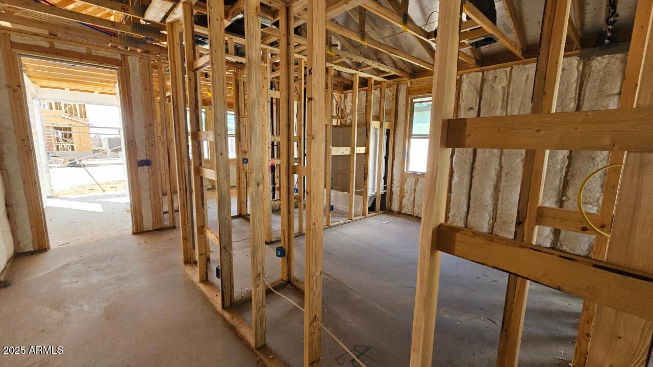 6512 E FIDDLENECK Way