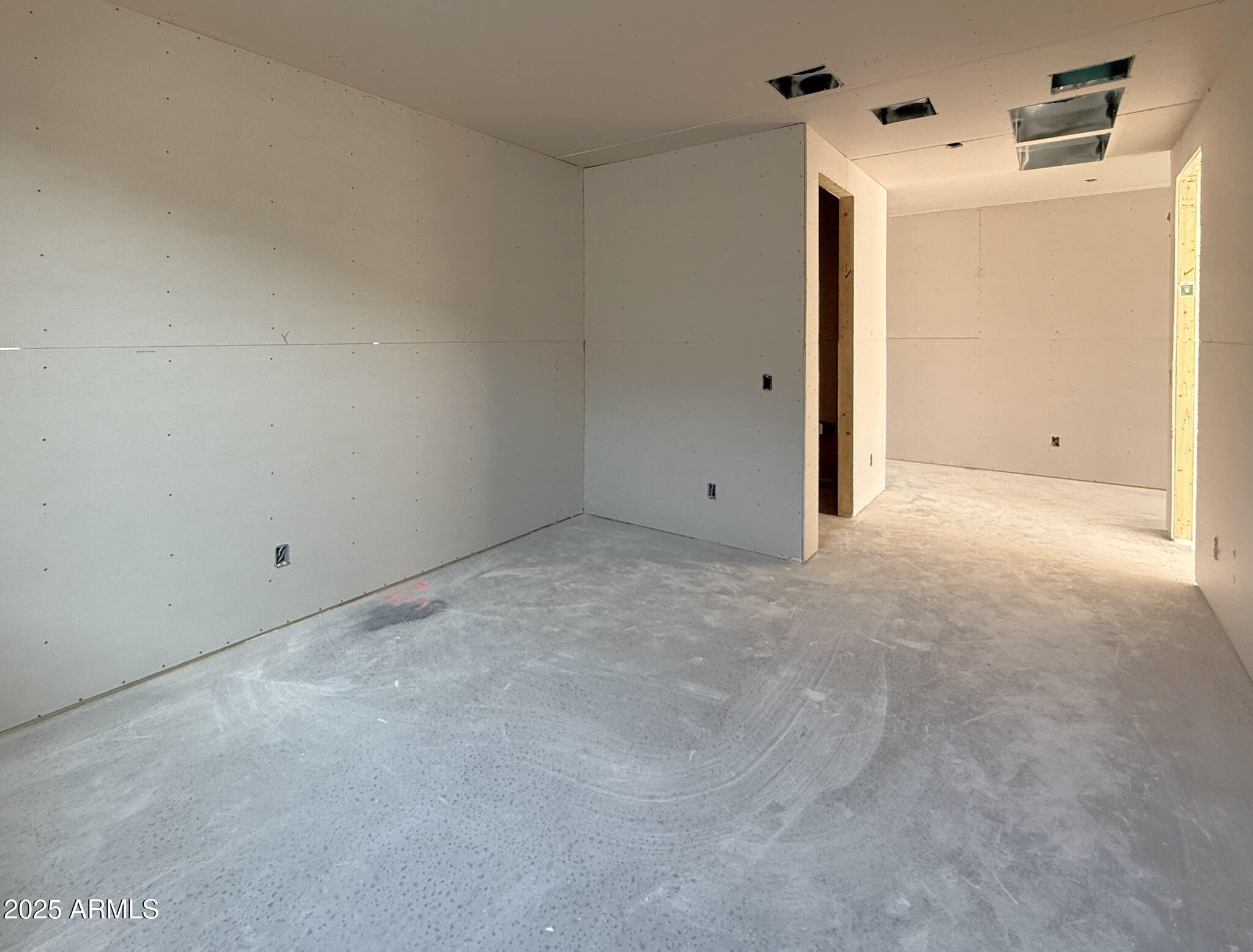 6526 E FIDDLENECK Way