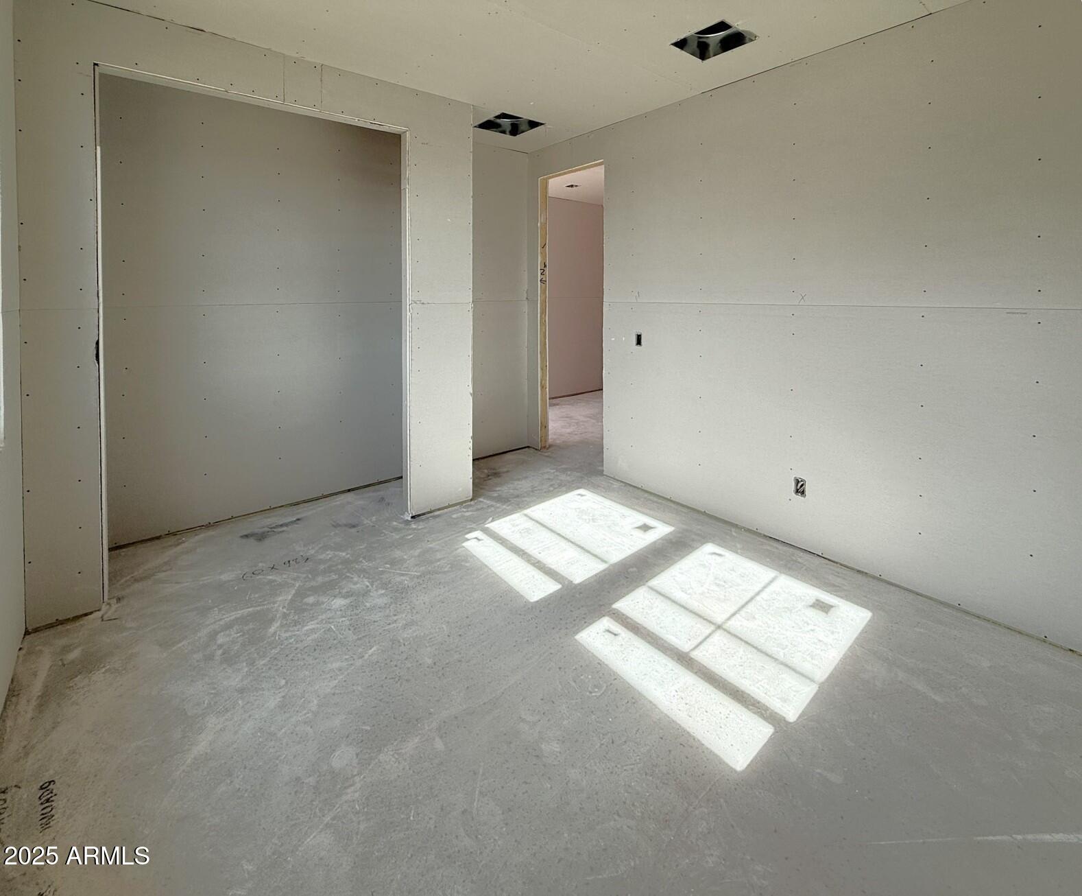 6526 E FIDDLENECK Way