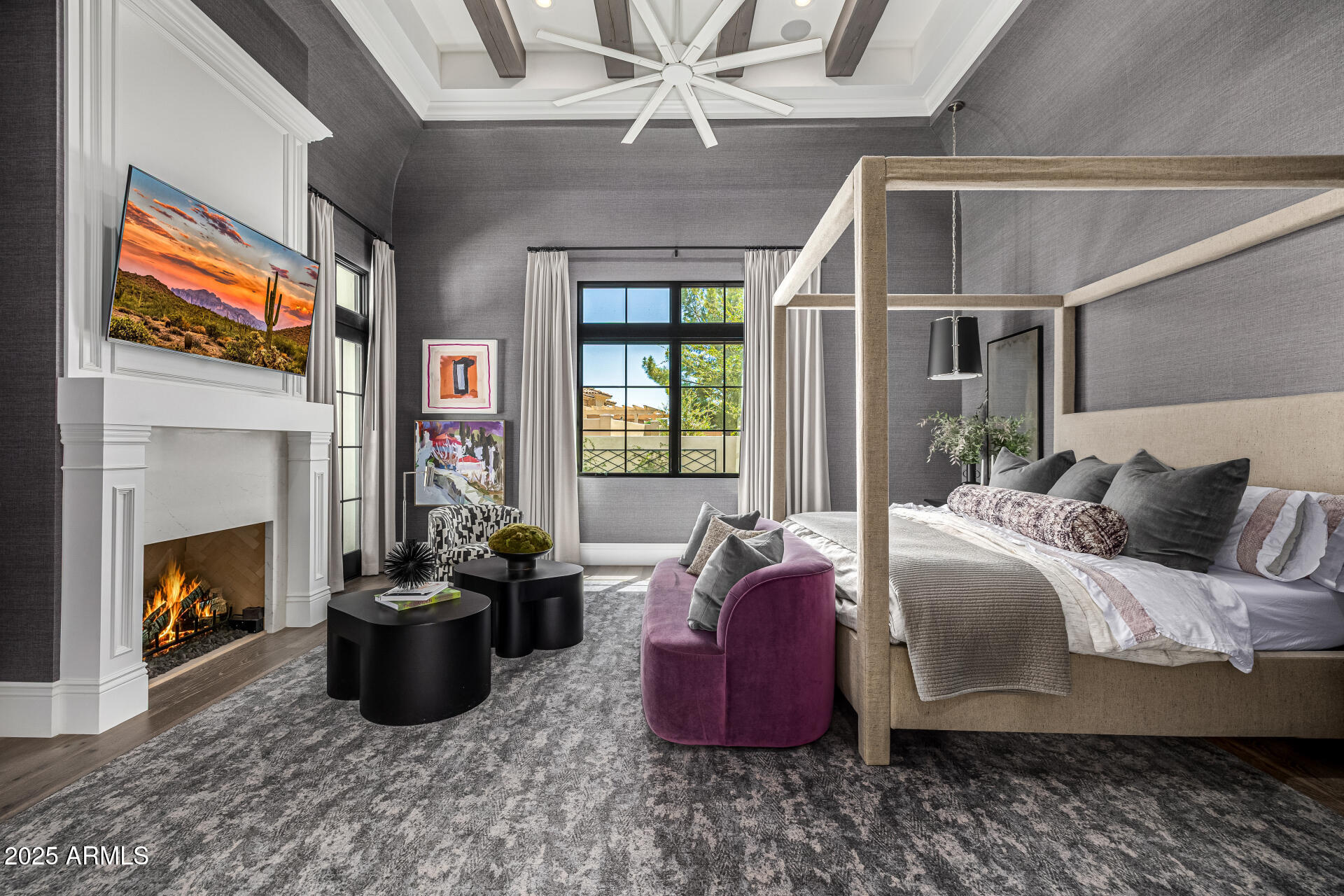 577 W HORSESHOE Place