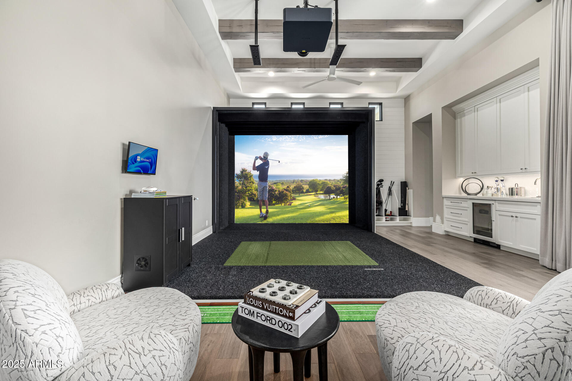 577 W HORSESHOE Place