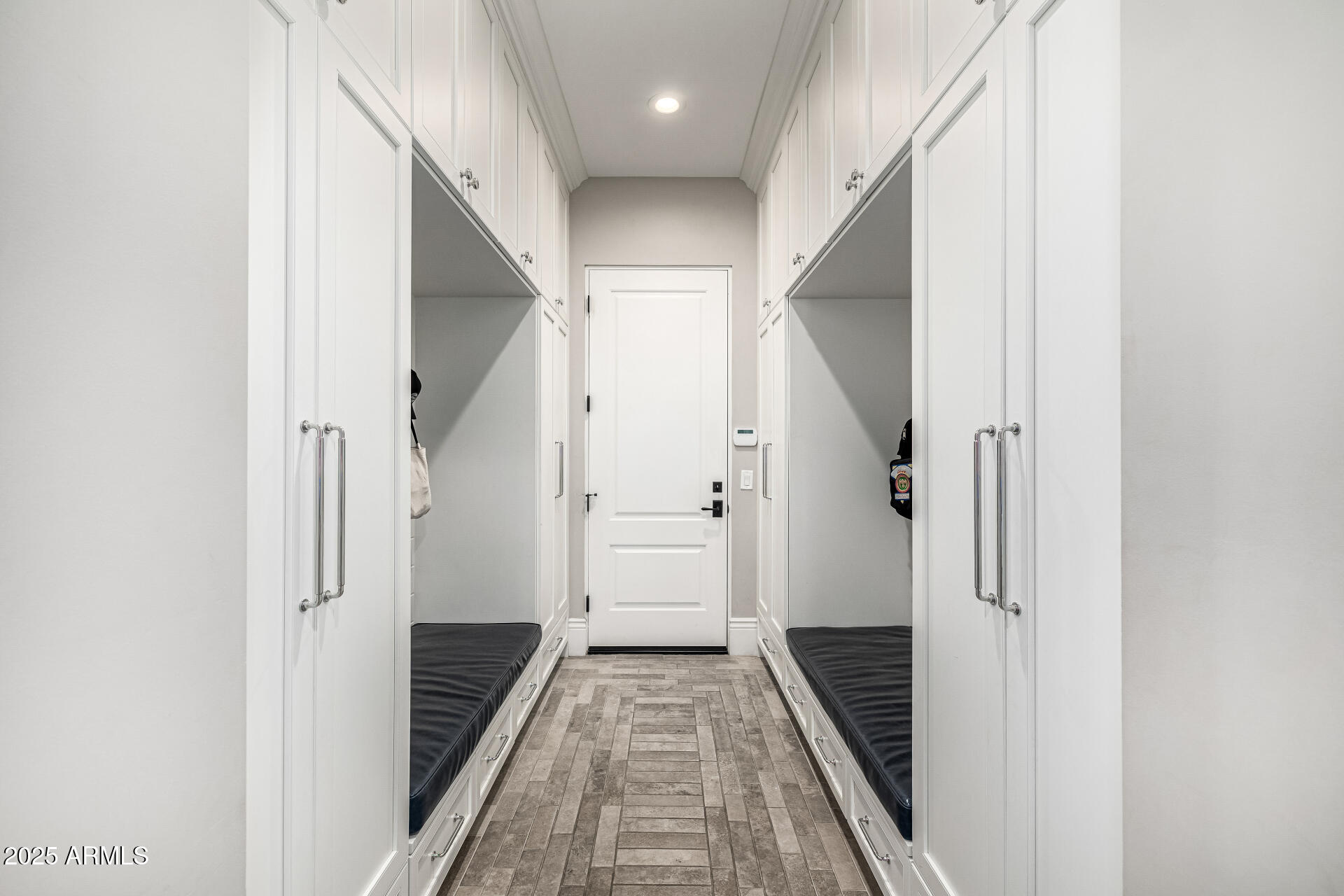 577 W HORSESHOE Place