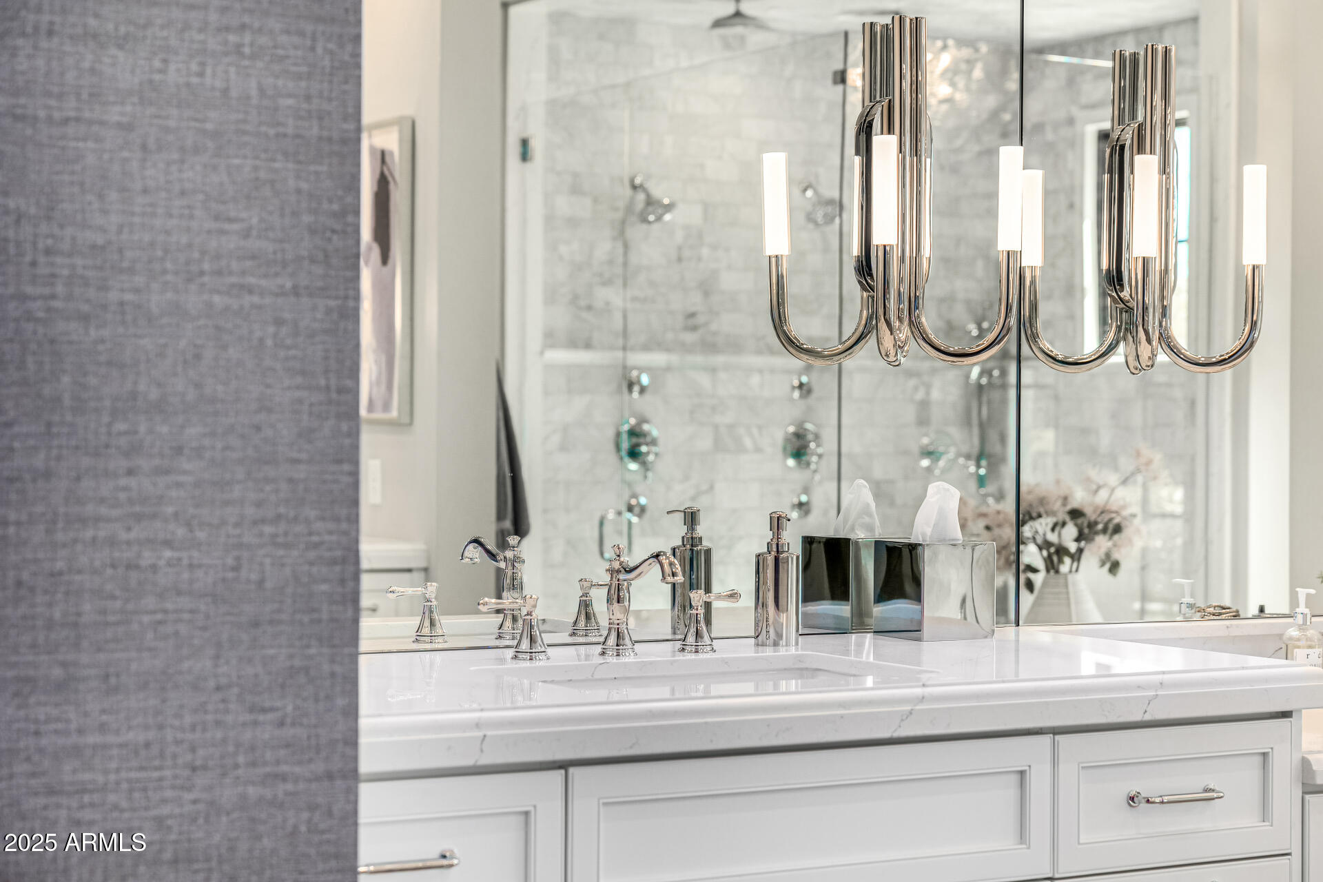 577 W HORSESHOE Place