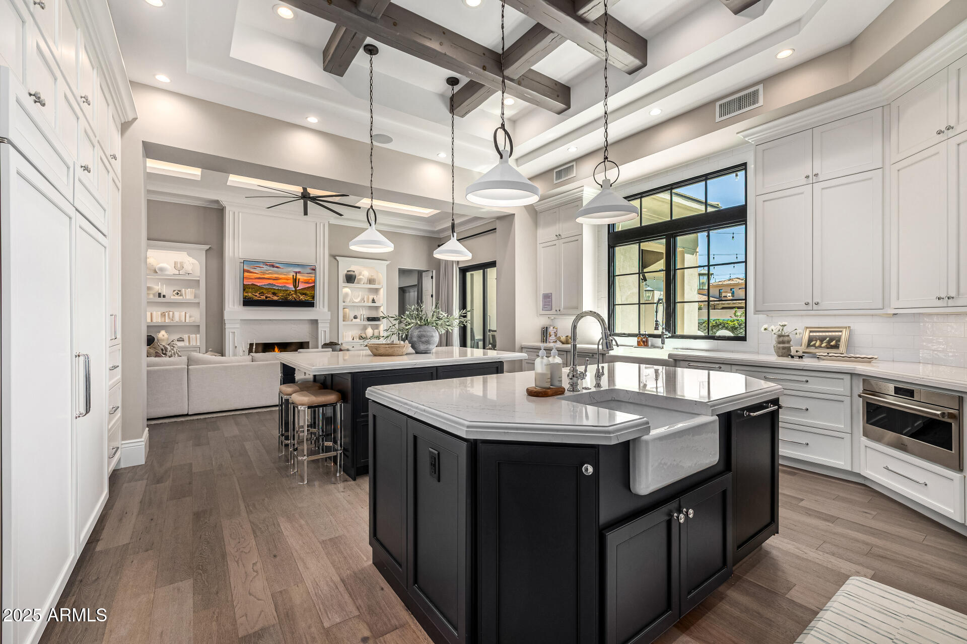 577 W HORSESHOE Place