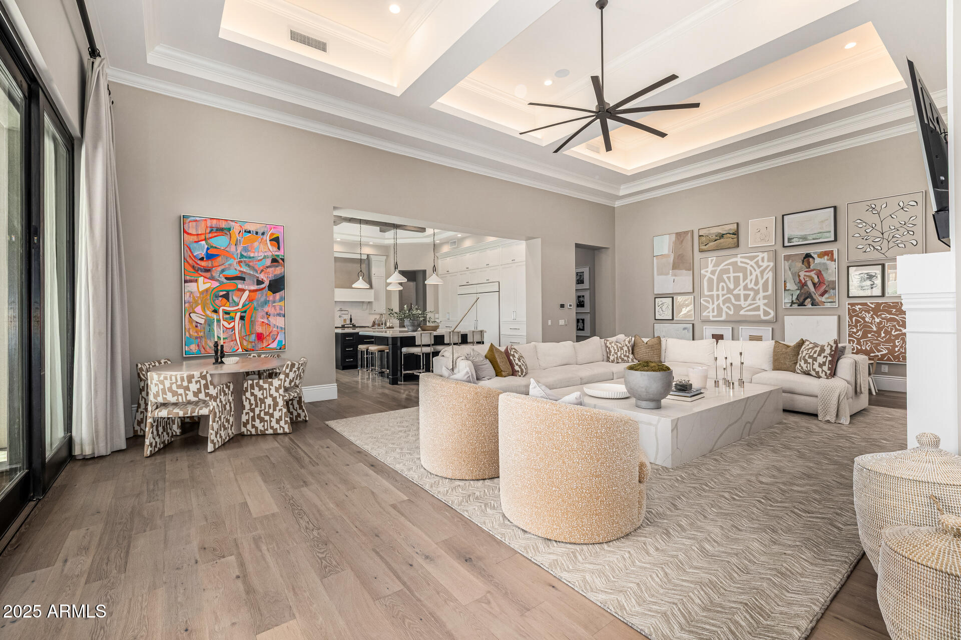 577 W HORSESHOE Place