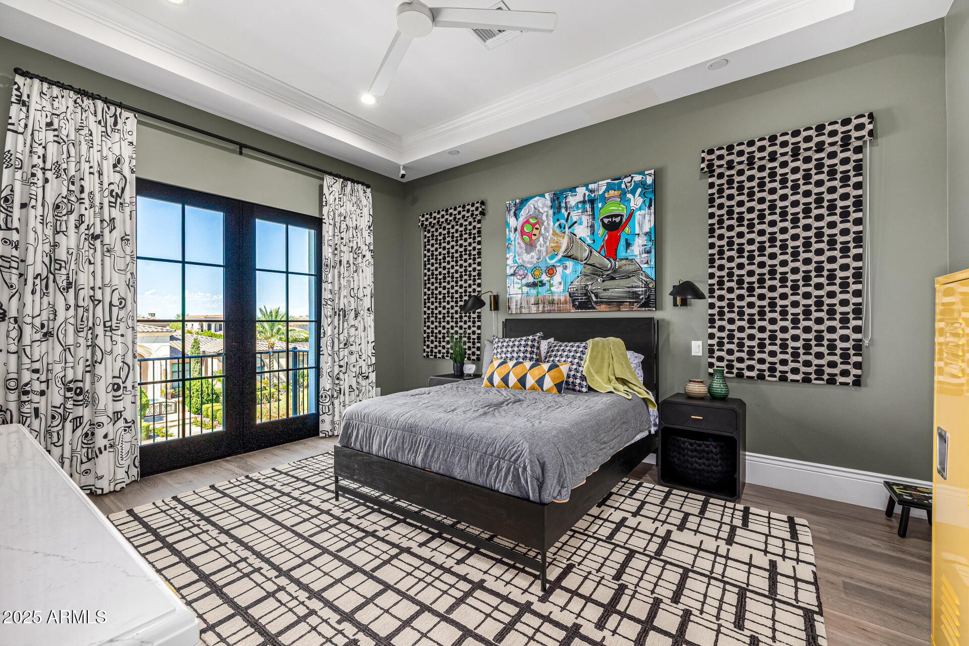 577 W HORSESHOE Place