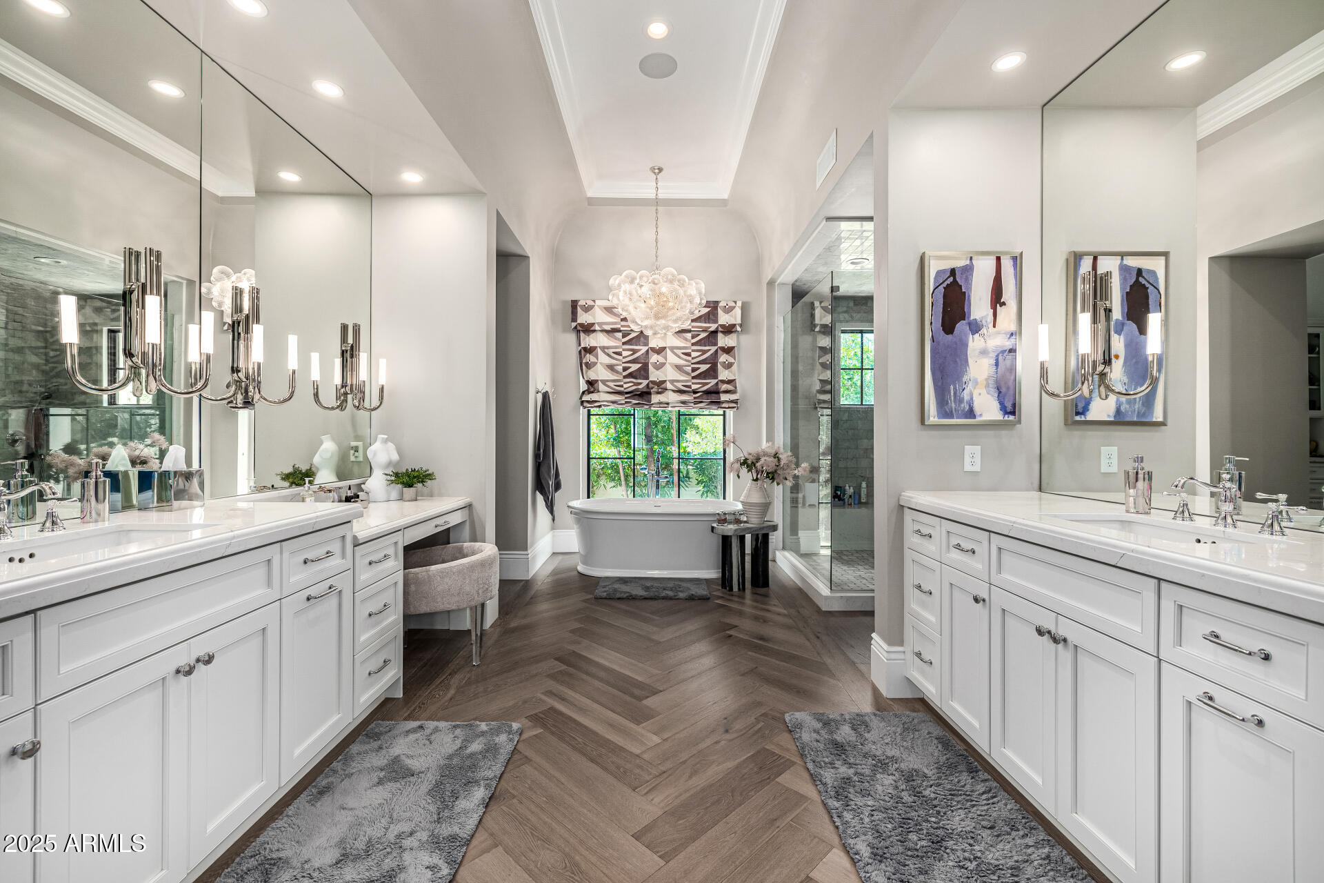 577 W HORSESHOE Place