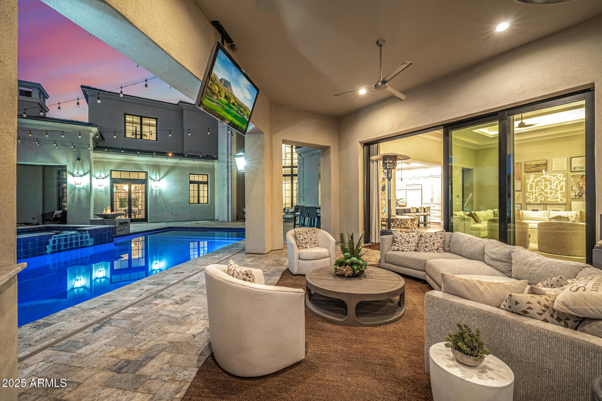 577 W HORSESHOE Place