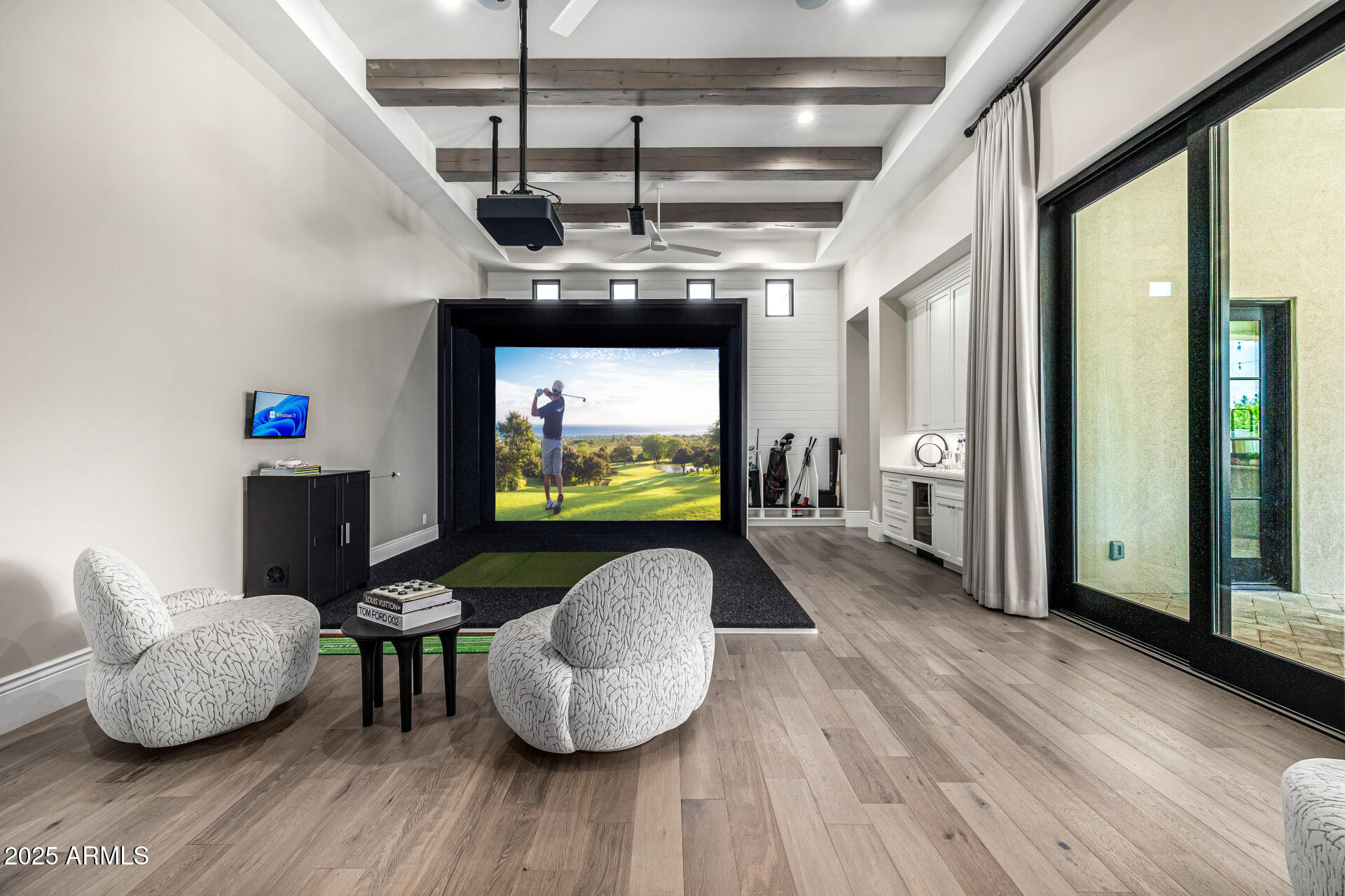 577 W HORSESHOE Place