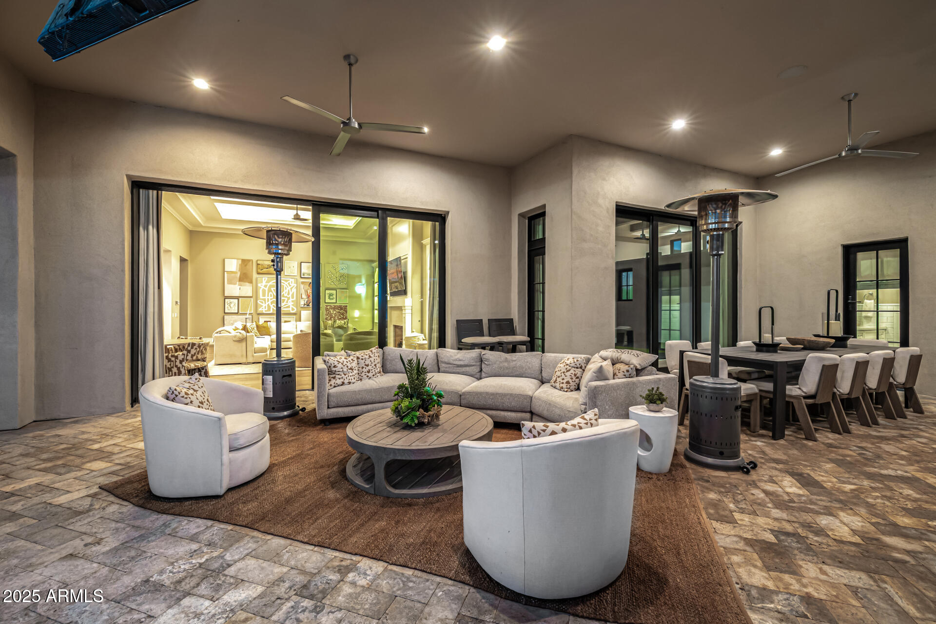 577 W HORSESHOE Place