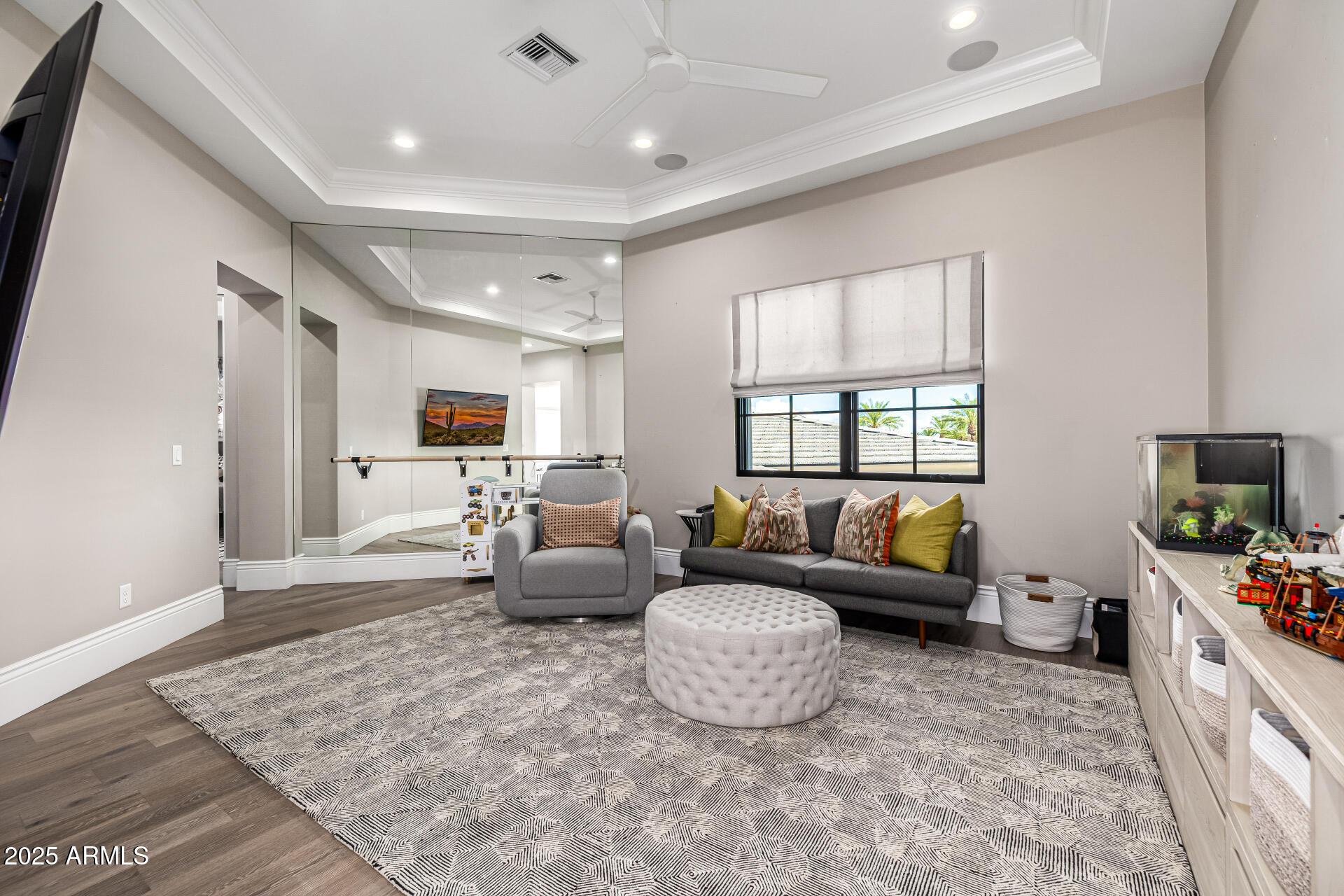 577 W HORSESHOE Place