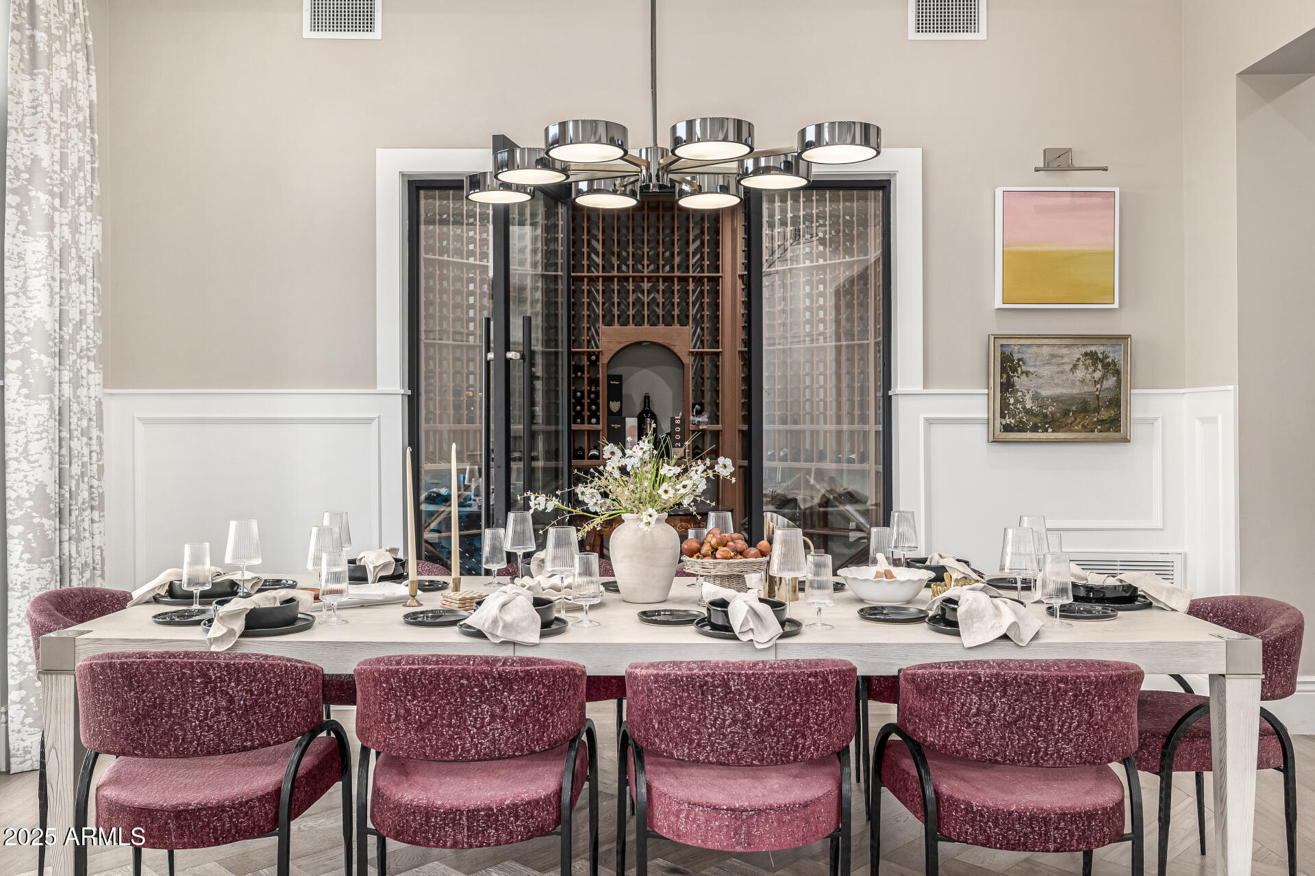 577 W HORSESHOE Place