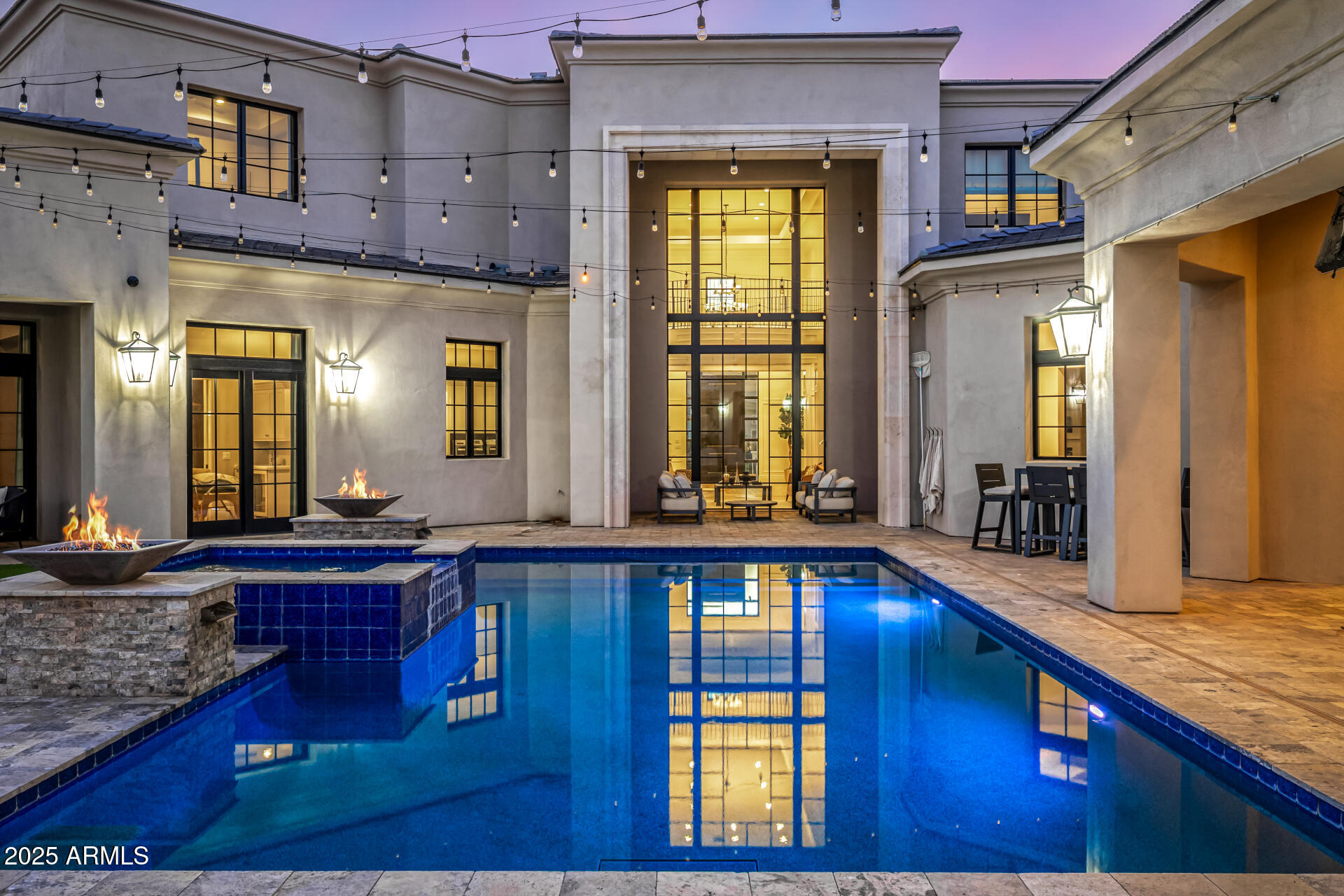 577 W HORSESHOE Place