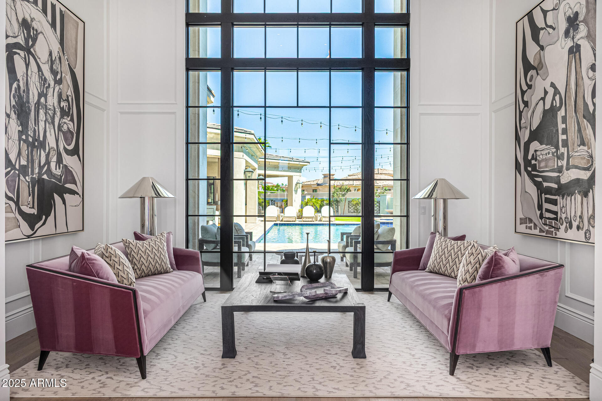 577 W HORSESHOE Place