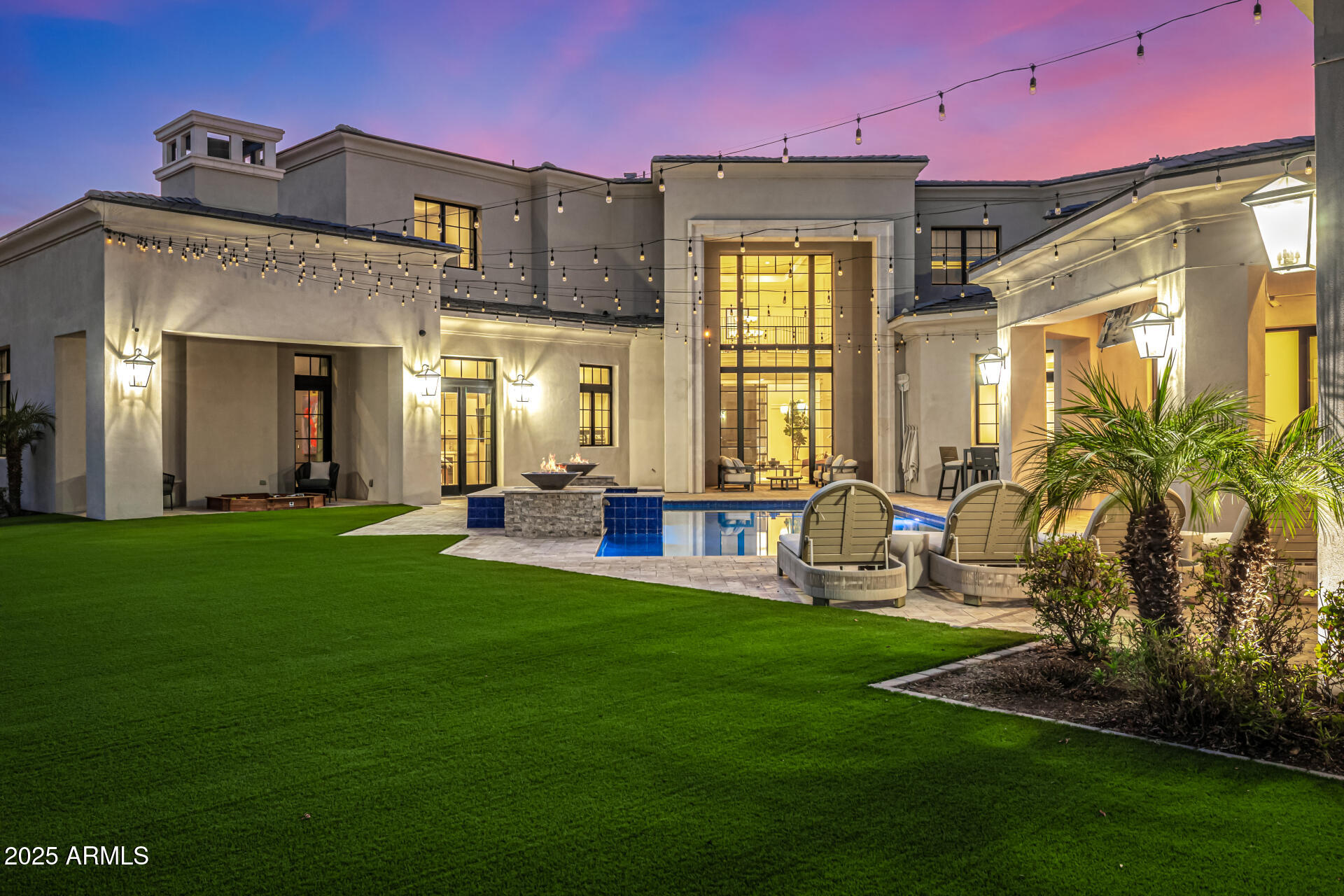 577 W HORSESHOE Place