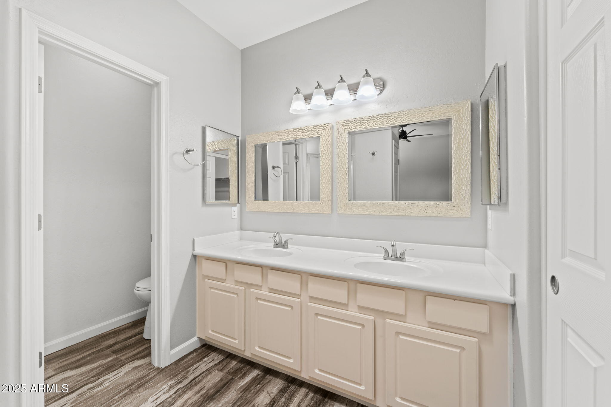 6382 W BLACKHAWK Drive