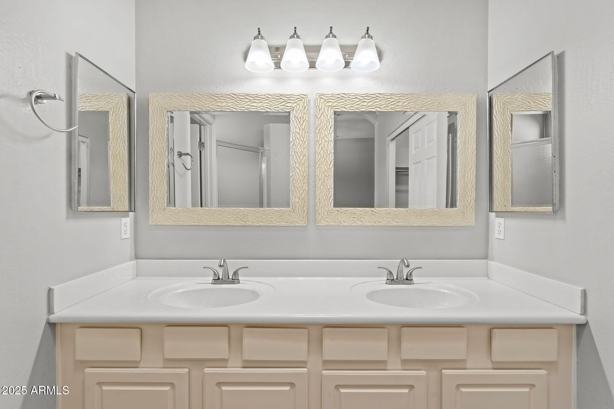 6382 W BLACKHAWK Drive