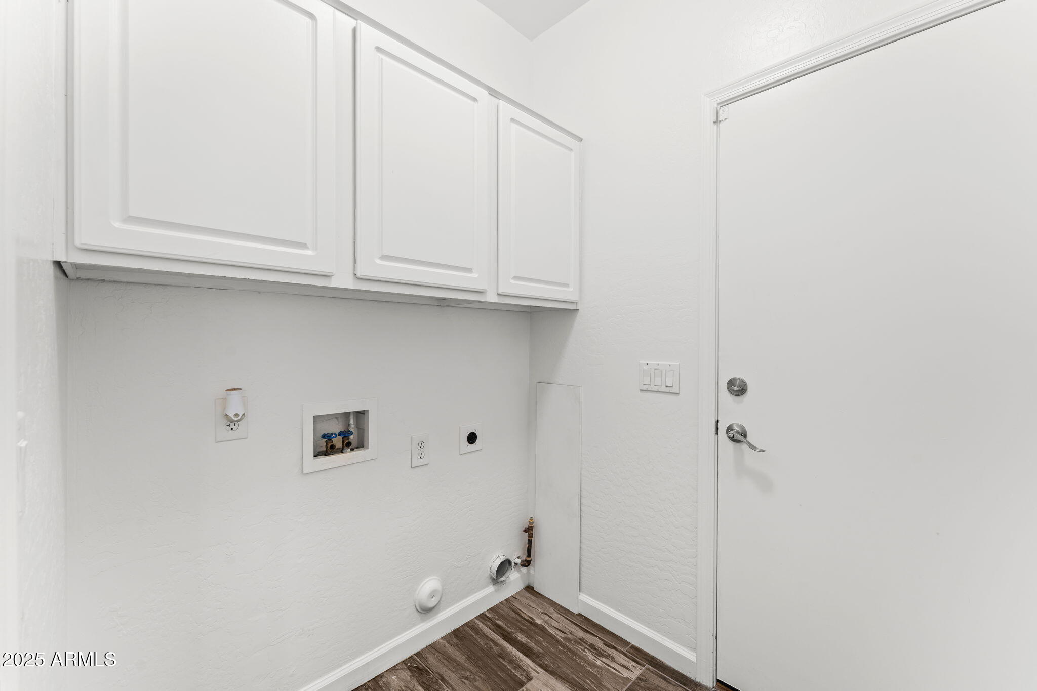 6382 W BLACKHAWK Drive