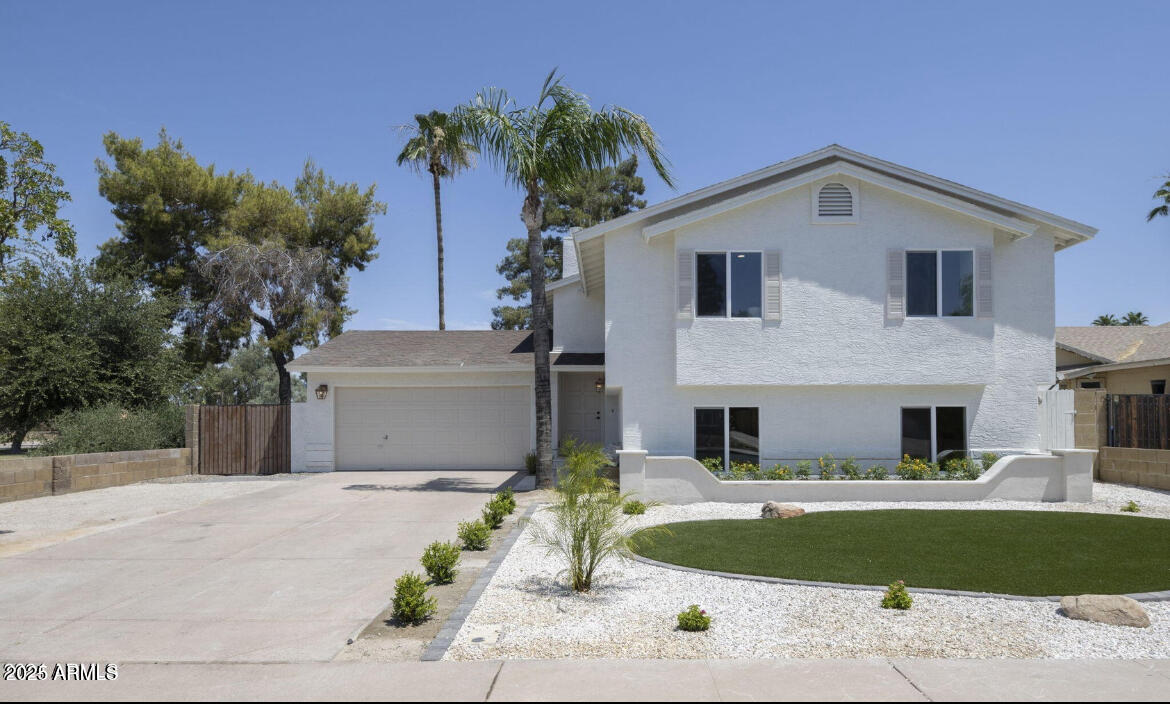 626 E PALOMINO Drive