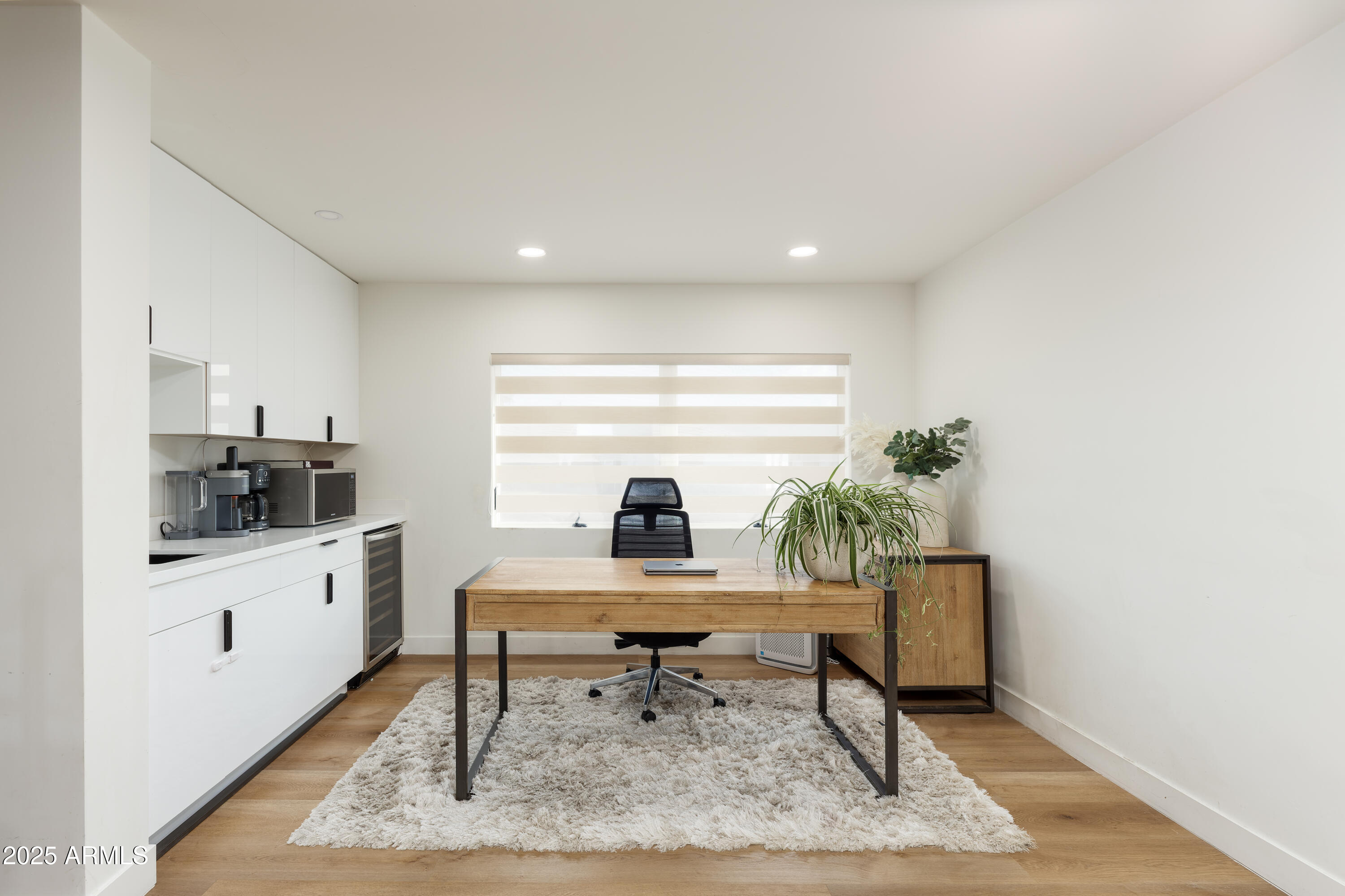 8024 E HUBBELL Street