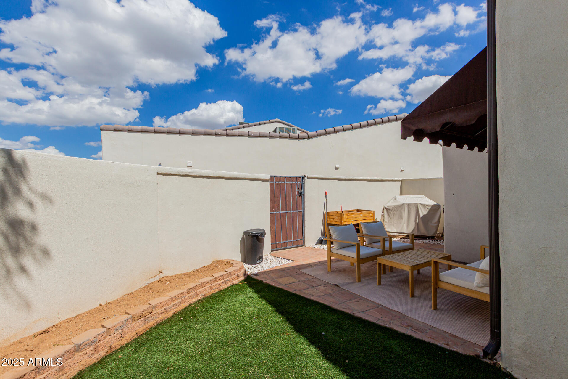 1175 E BELMONT Avenue