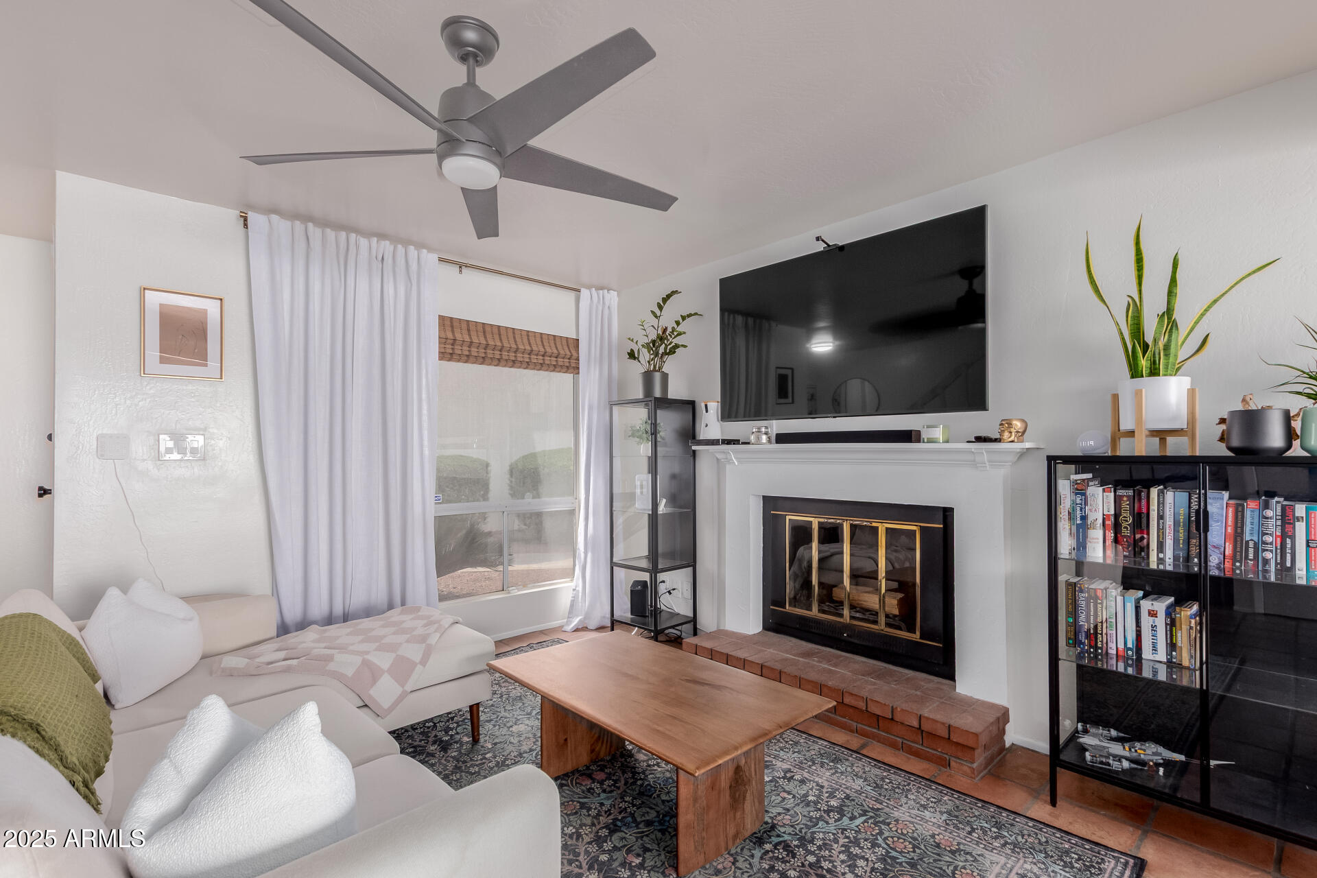 1175 E BELMONT Avenue