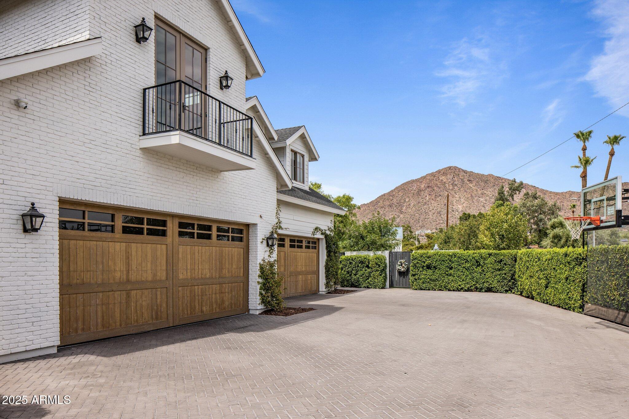 5144 E Calle Del Medio