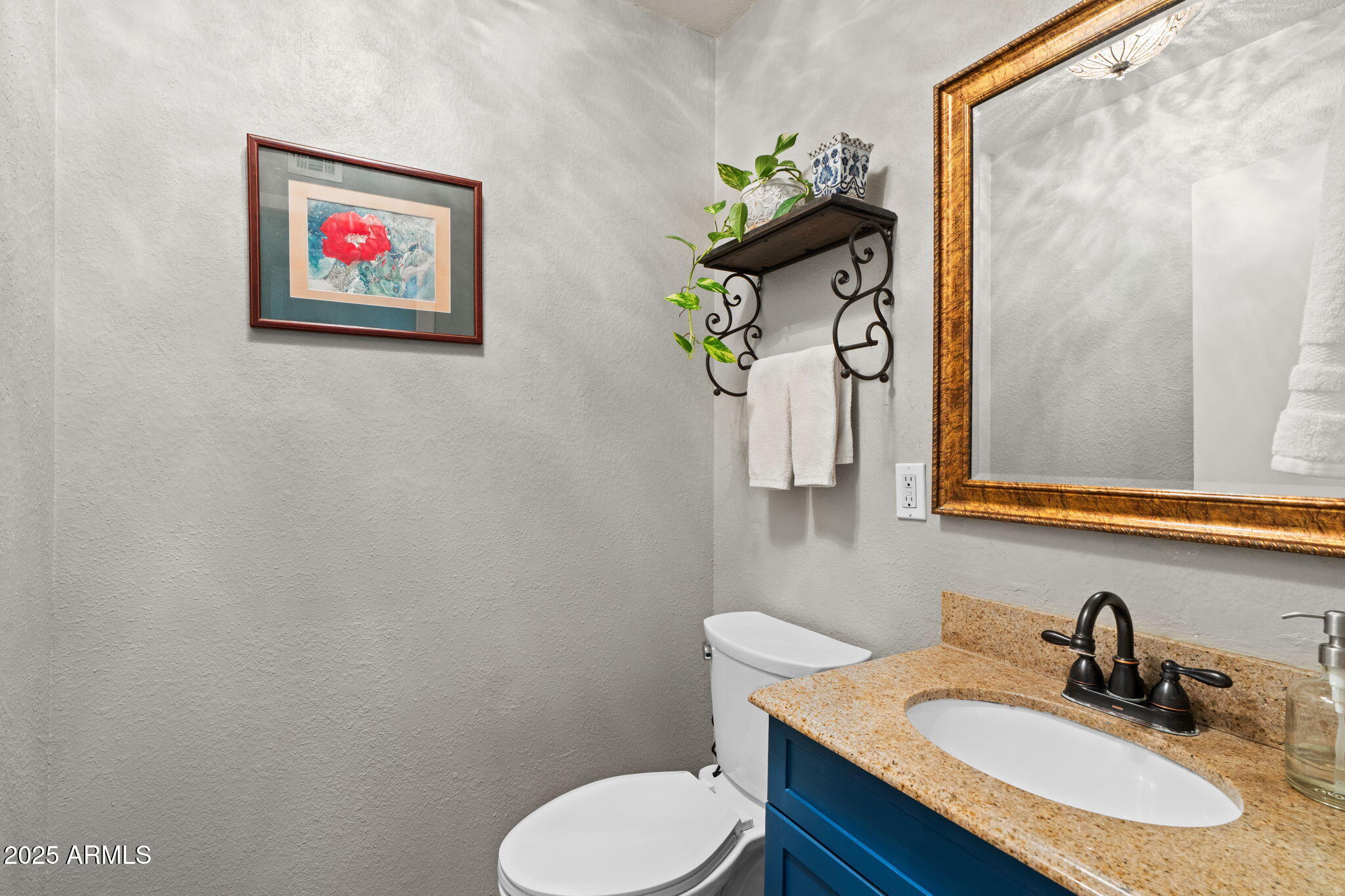 3302 E MALAPAI Drive