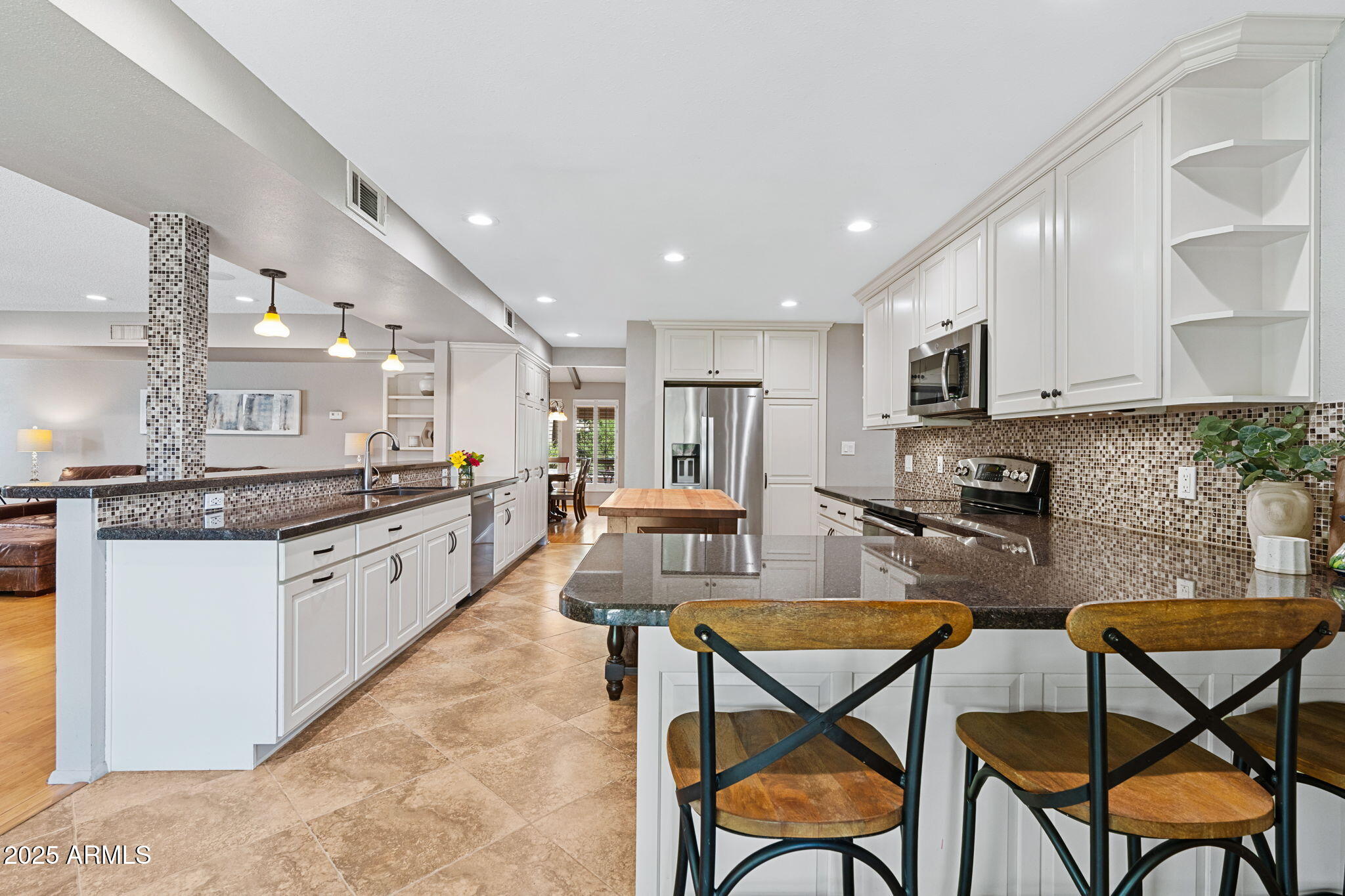 3302 E MALAPAI Drive