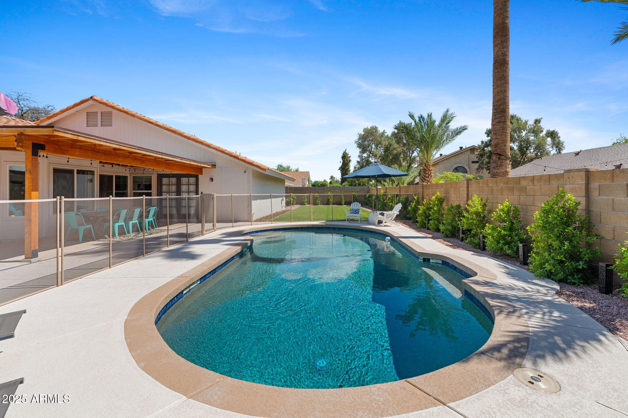 5009 E PARADISE Lane