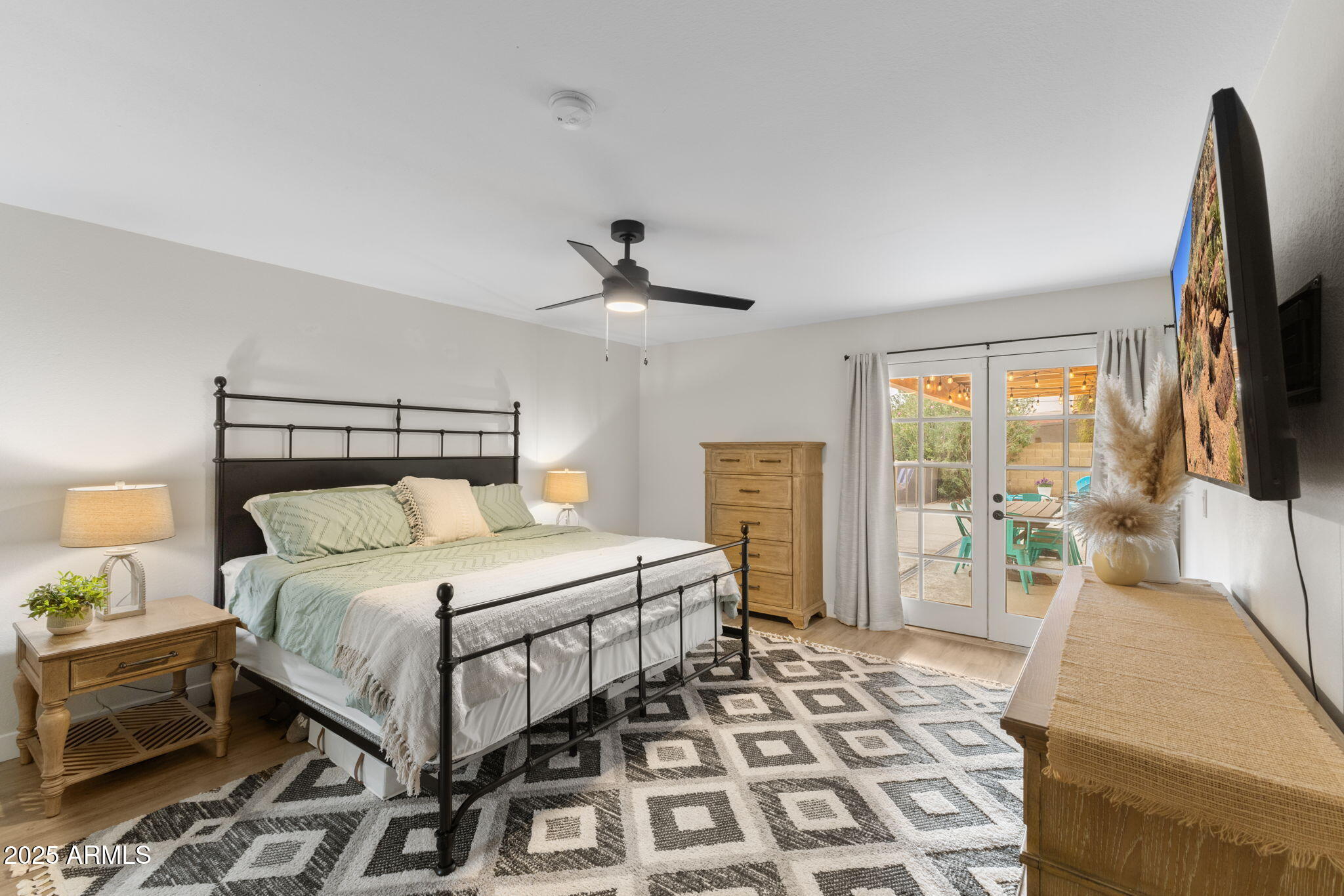 5009 E PARADISE Lane