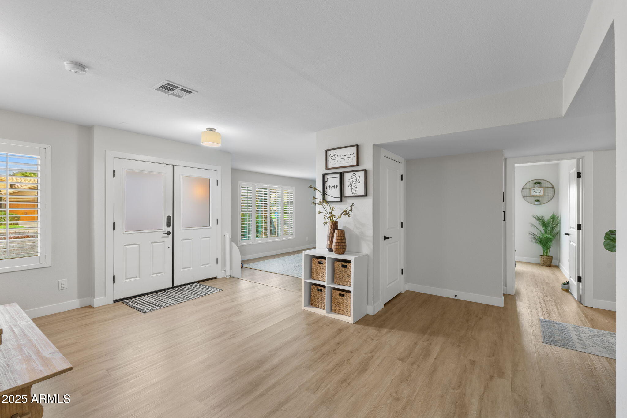 5009 E PARADISE Lane