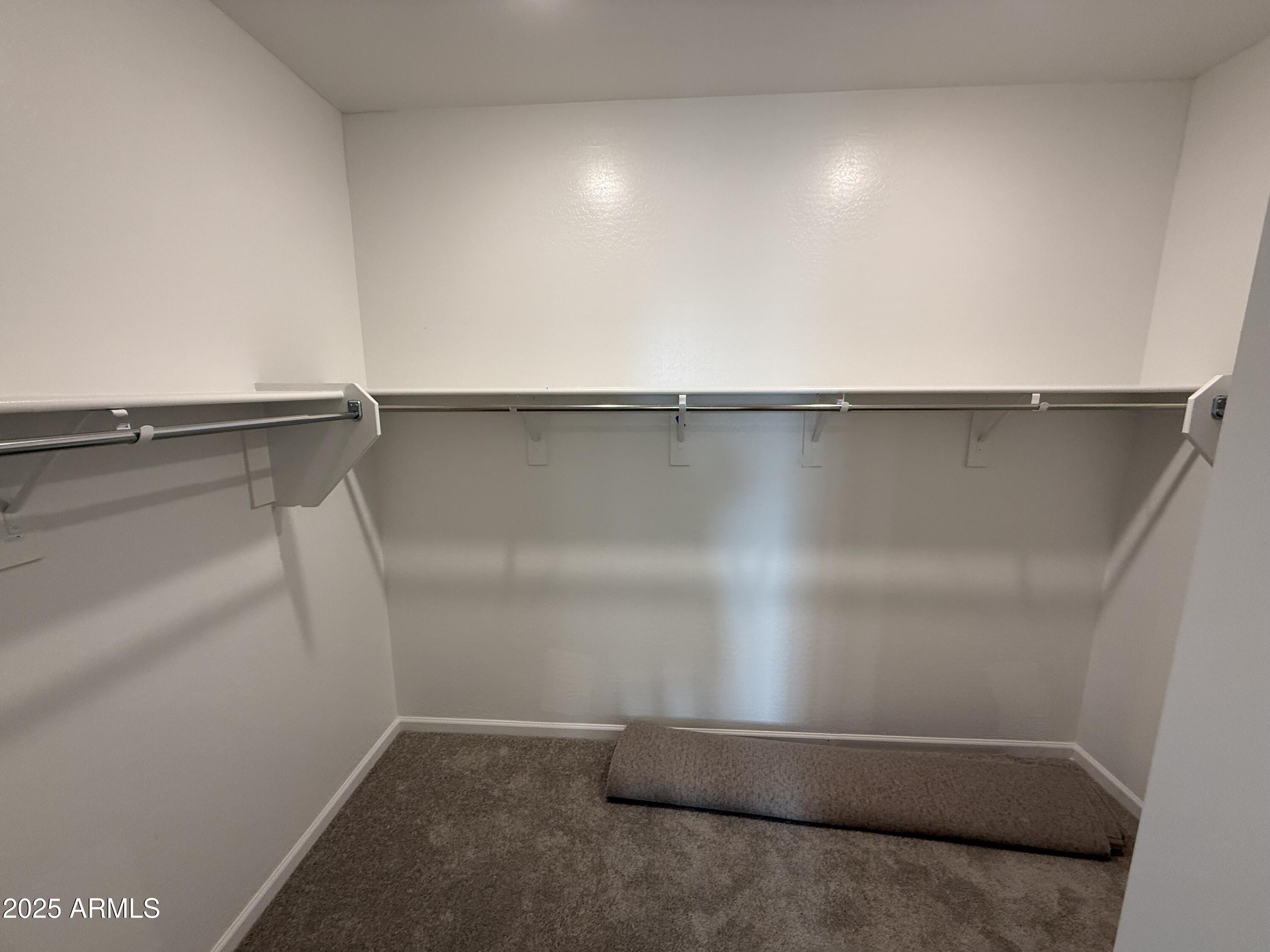 9619 W TAMARISK Avenue