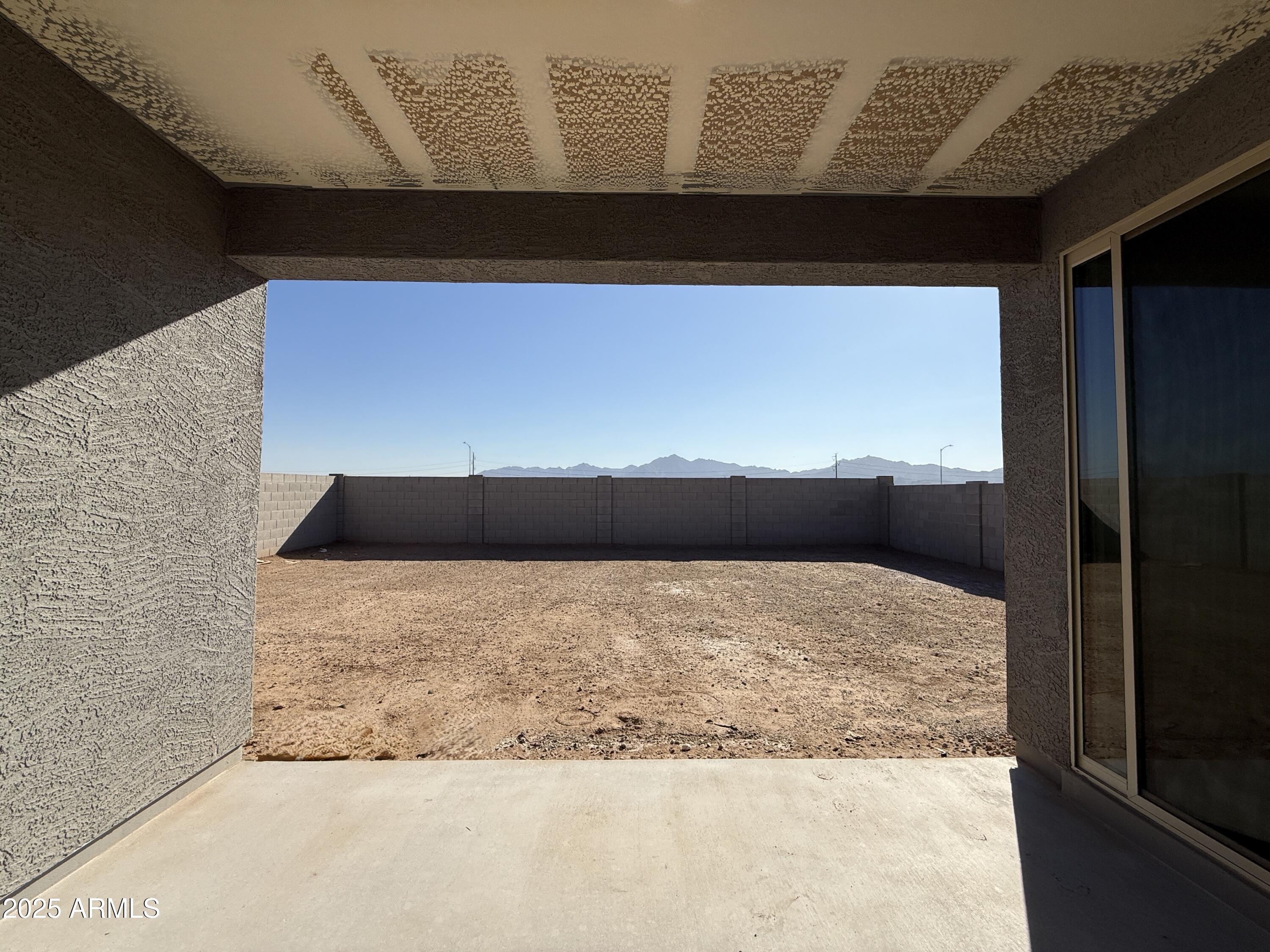 9619 W TAMARISK Avenue