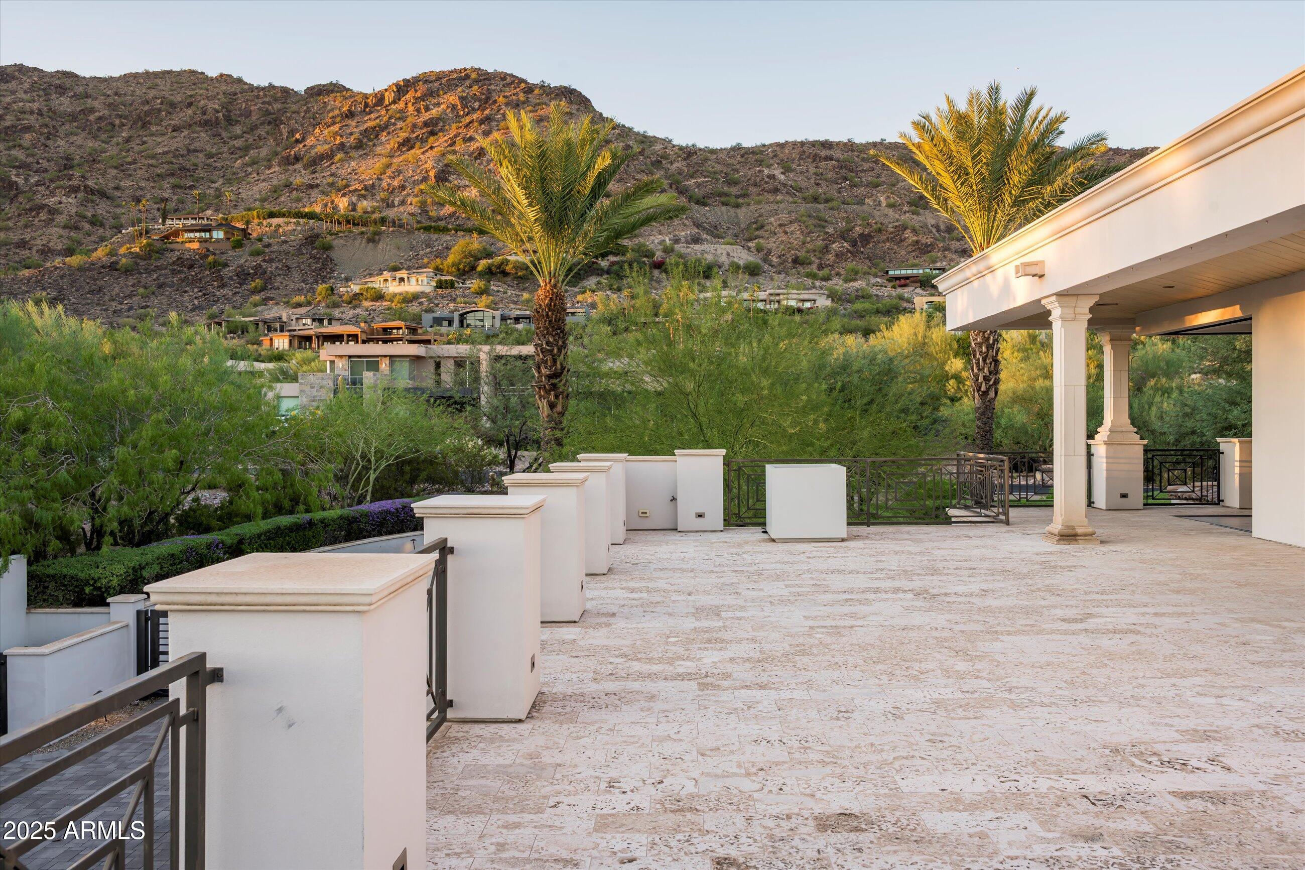 5729 E JOSHUA TREE Lane