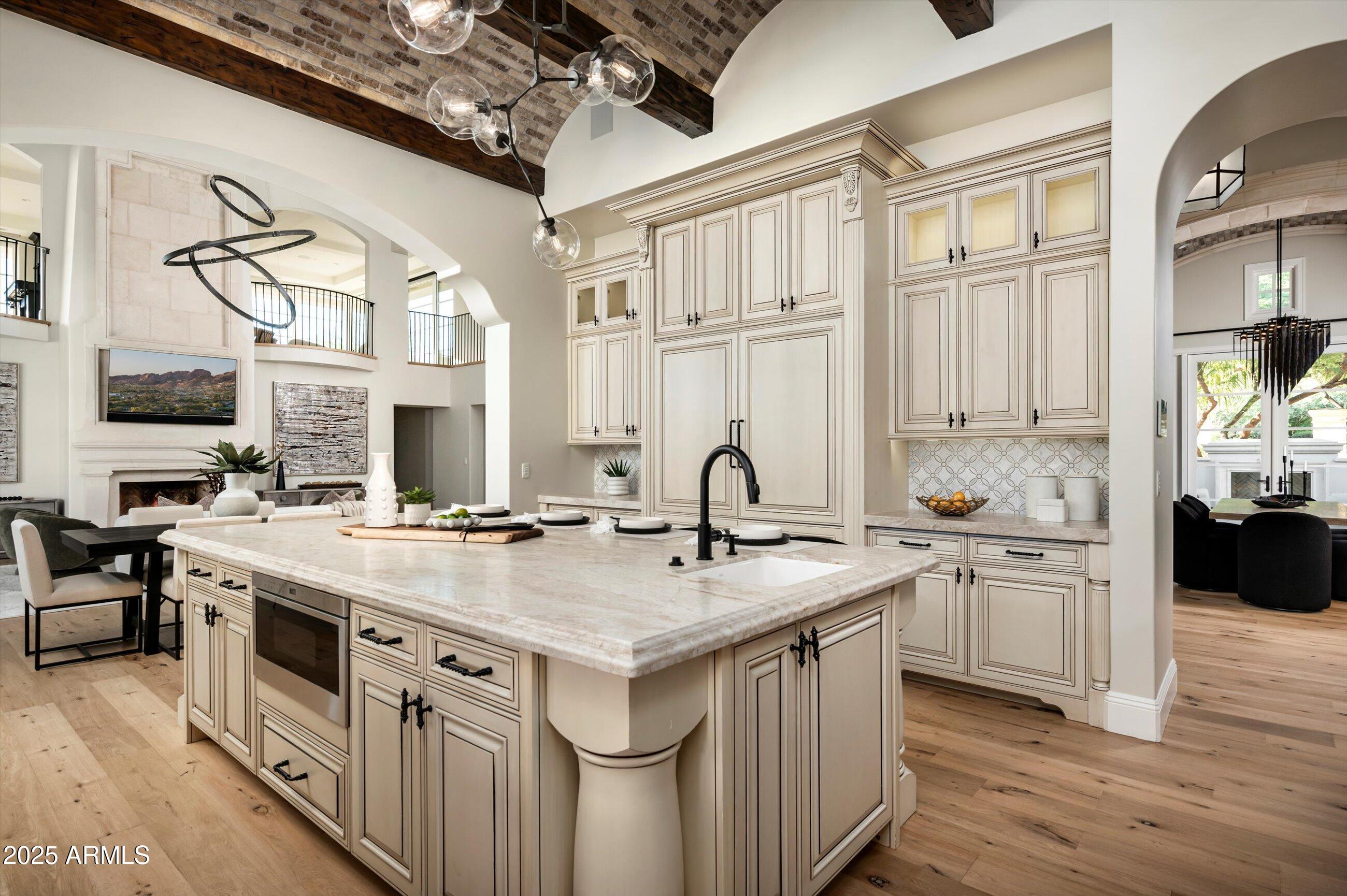 5729 E JOSHUA TREE Lane