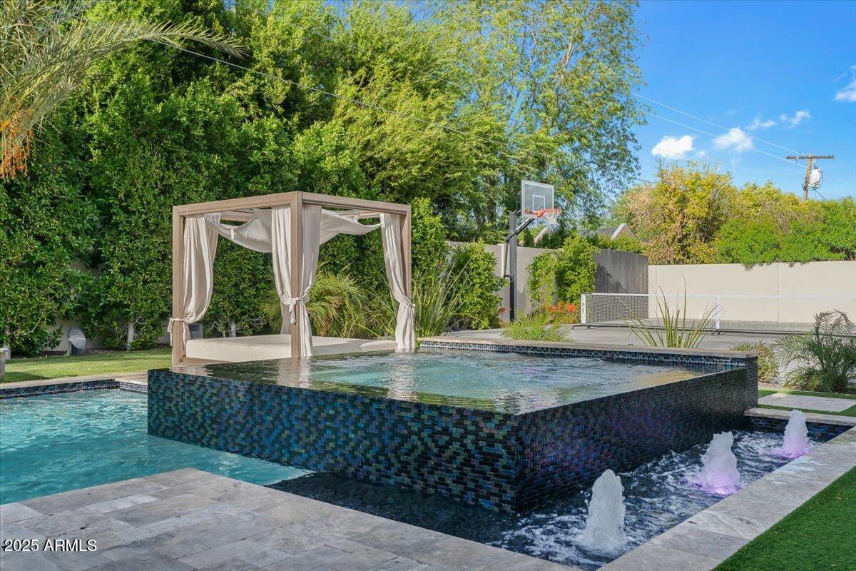 6522 E CALLE DEL MEDIA