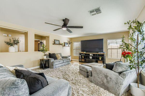 43283 W Maricopa Avenue