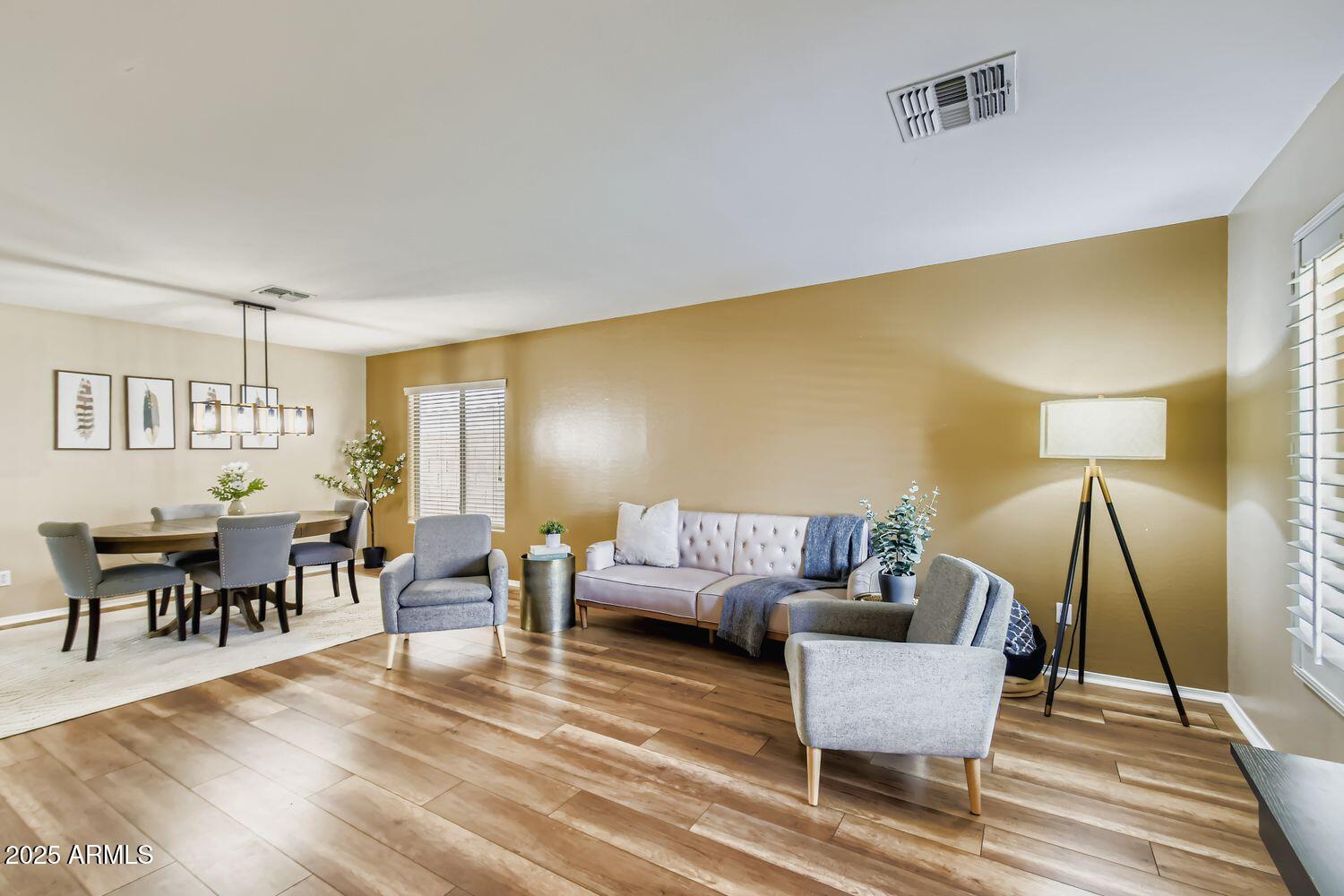 43283 W Maricopa Avenue