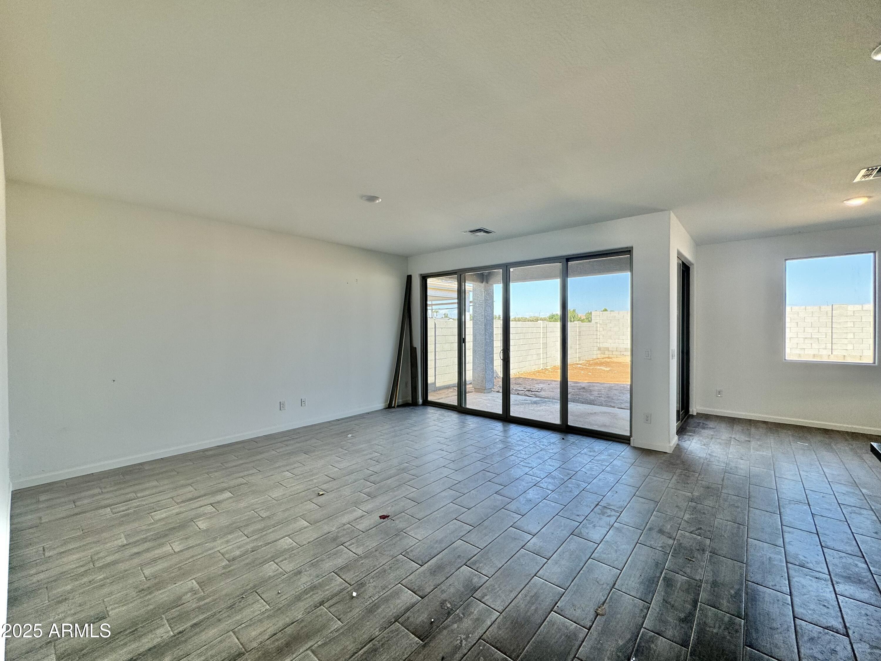 15732 W CAMDEN Avenue