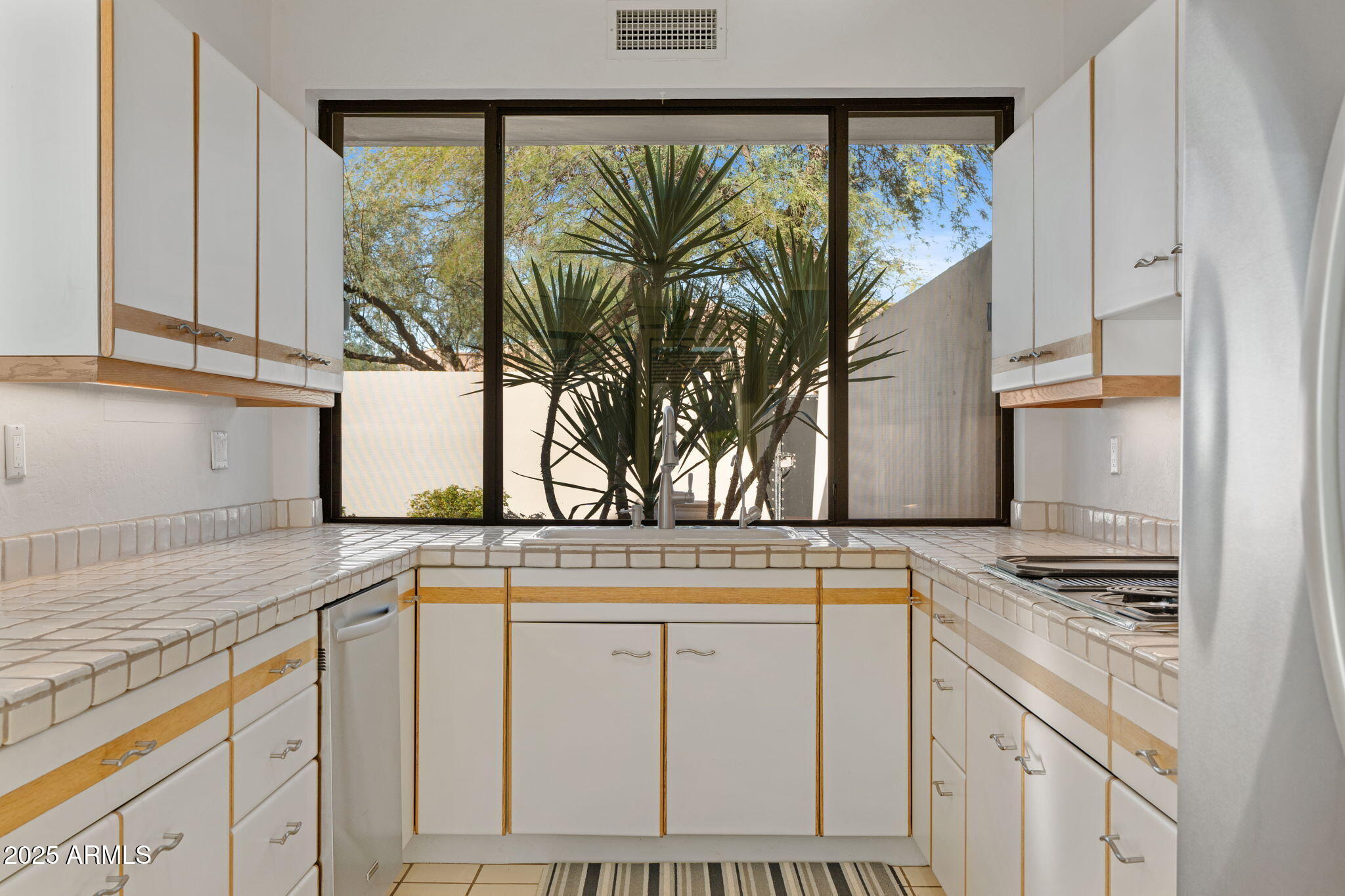 8510 E VISTA BONITA Drive