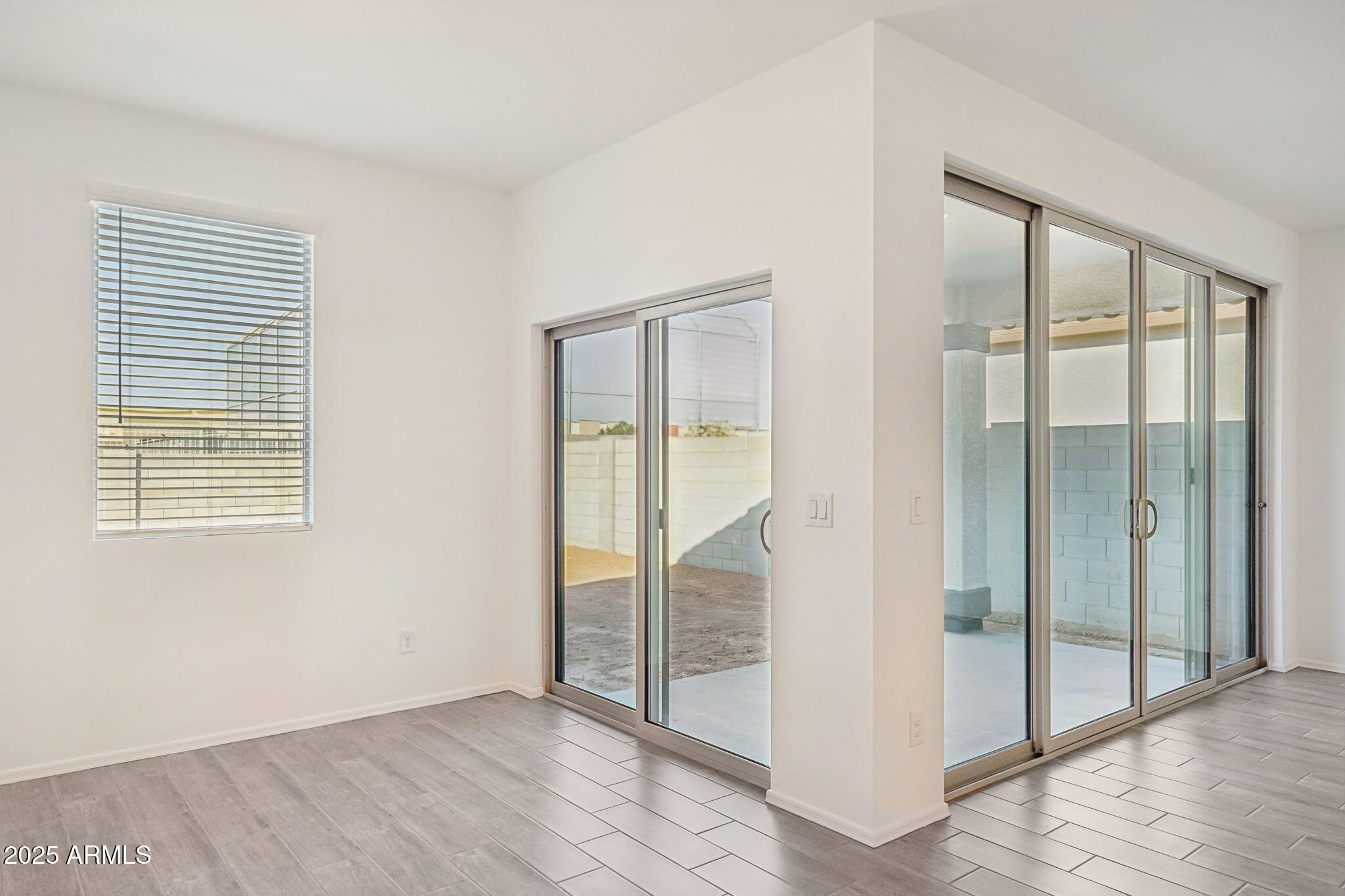 24152 W BOWKER Street