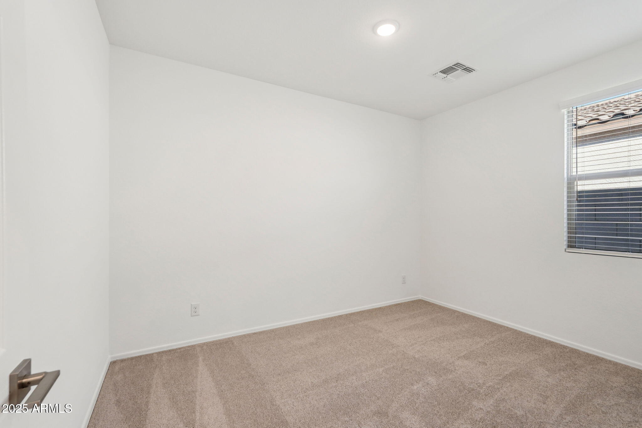 24152 W BOWKER Street