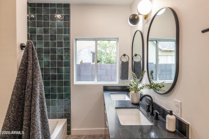 313 W VERNON Avenue