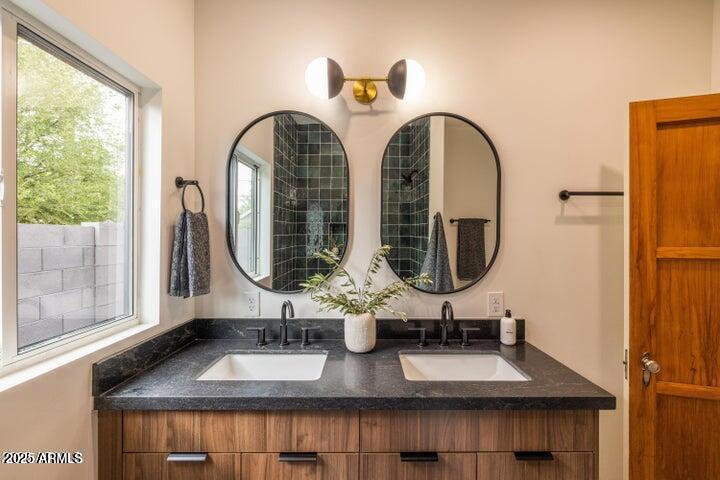 313 W VERNON Avenue