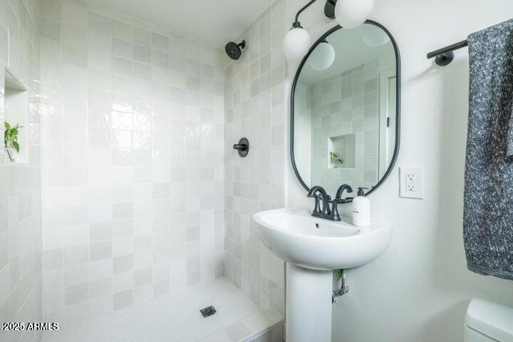 313 W VERNON Avenue