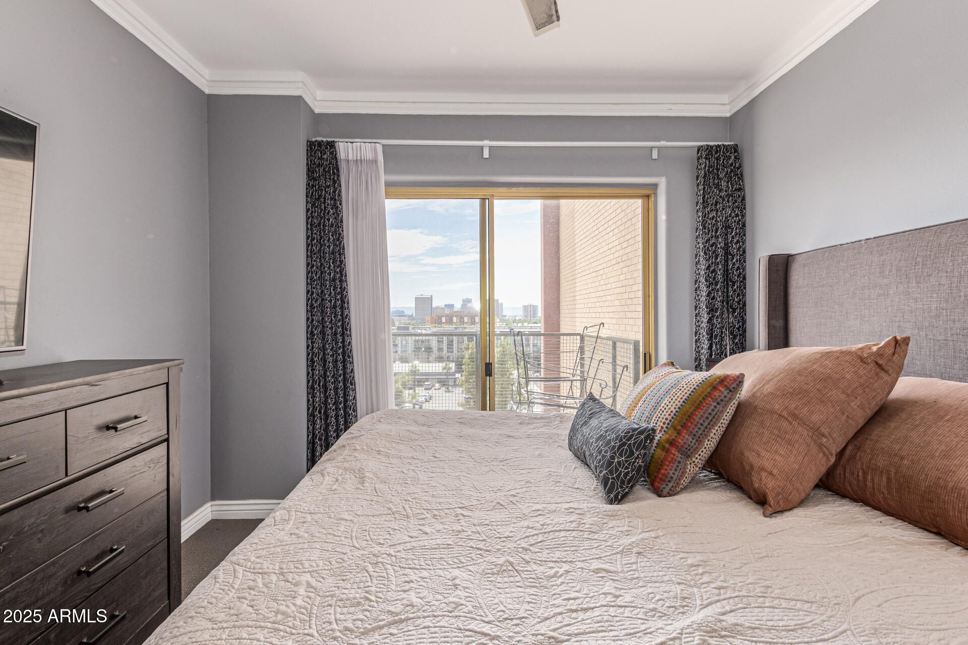 4750 N CENTRAL Avenue, 7B