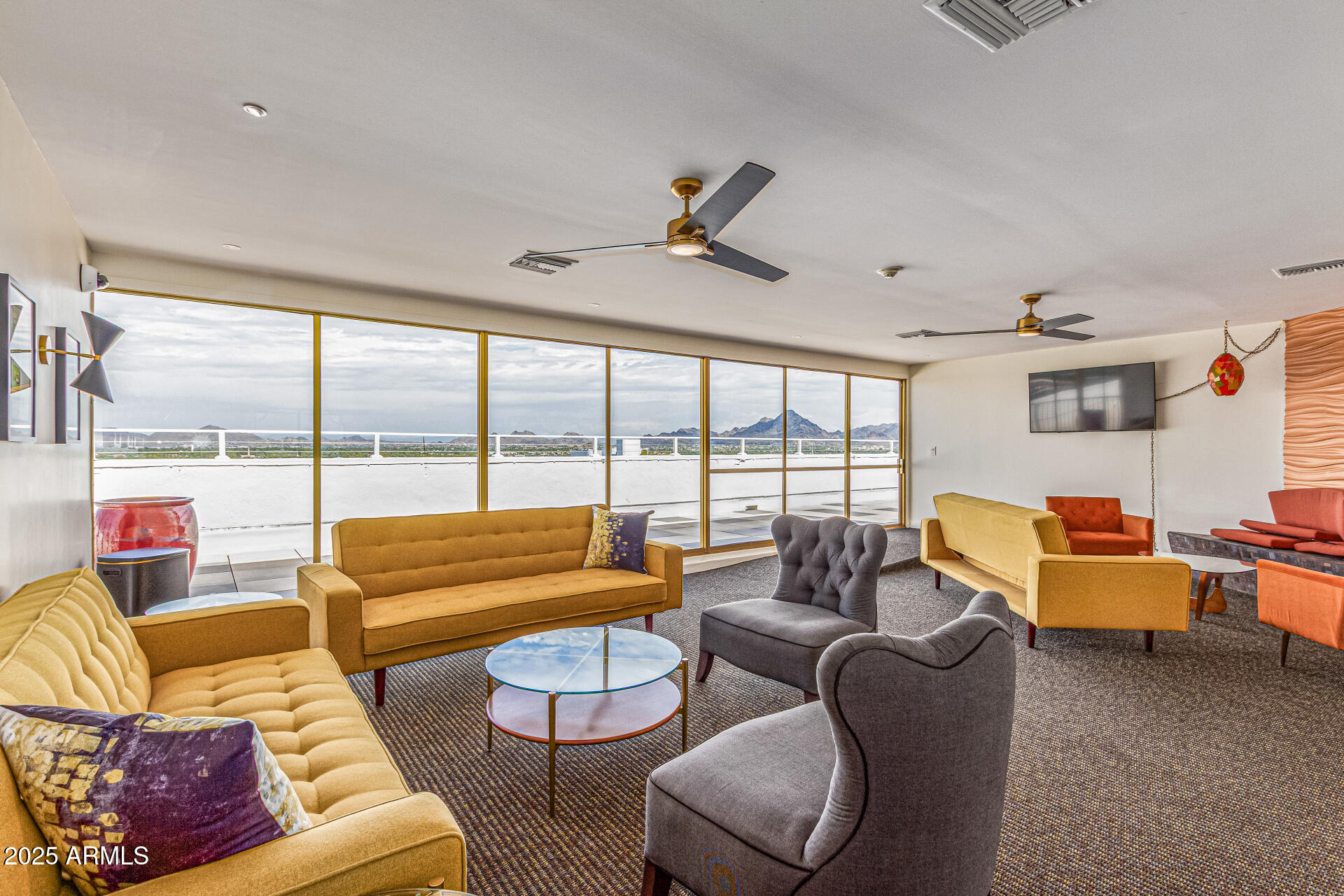 4750 N CENTRAL Avenue, 7B