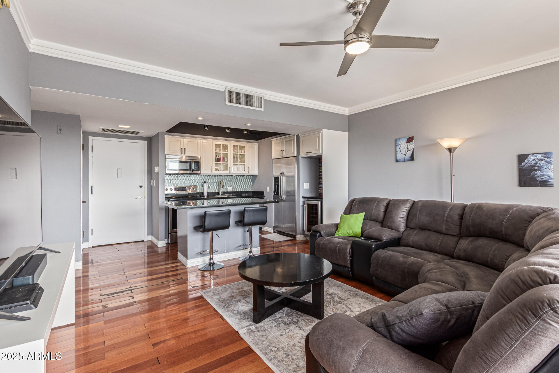 4750 N CENTRAL Avenue, 7B