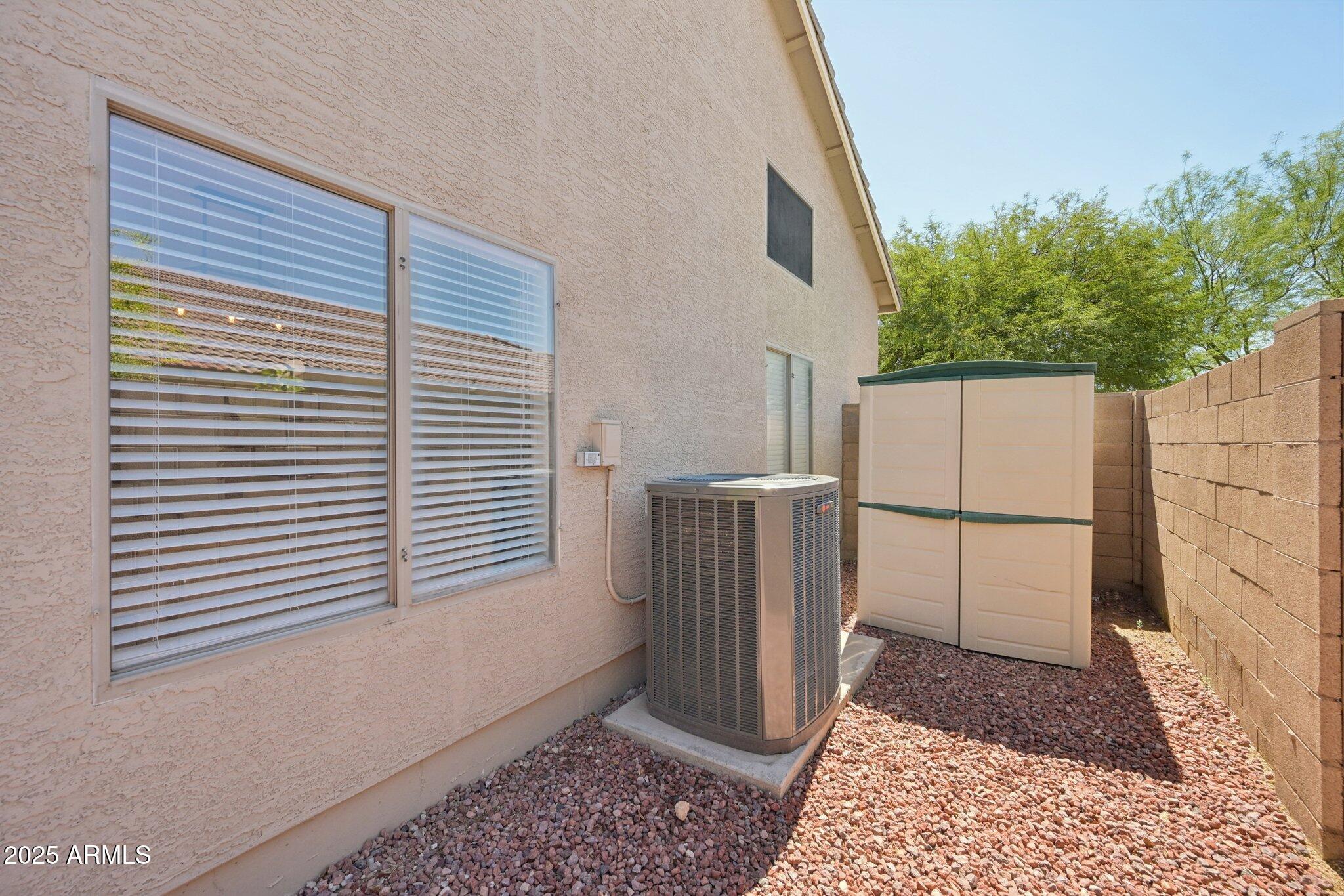 6616 W PRICKLY PEAR Trail